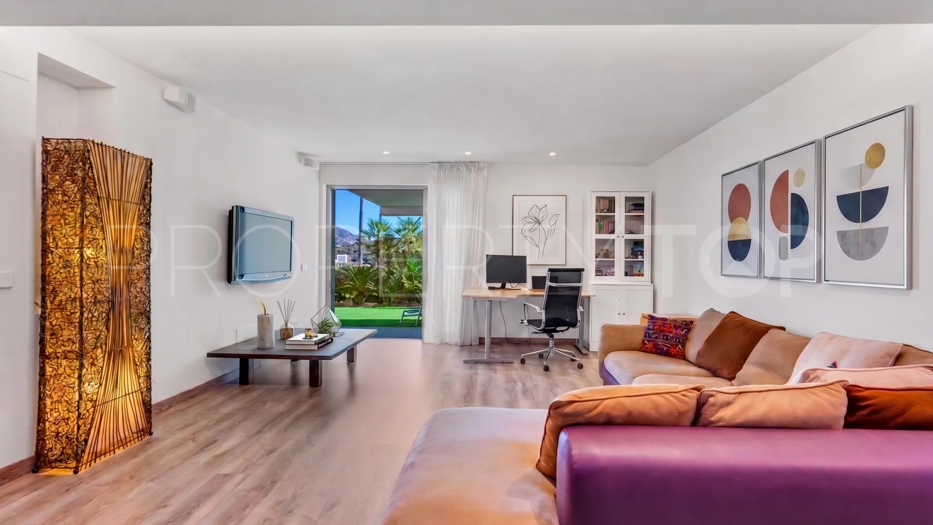 Villa con 4 dormitorios en venta en Nueva Andalucia
