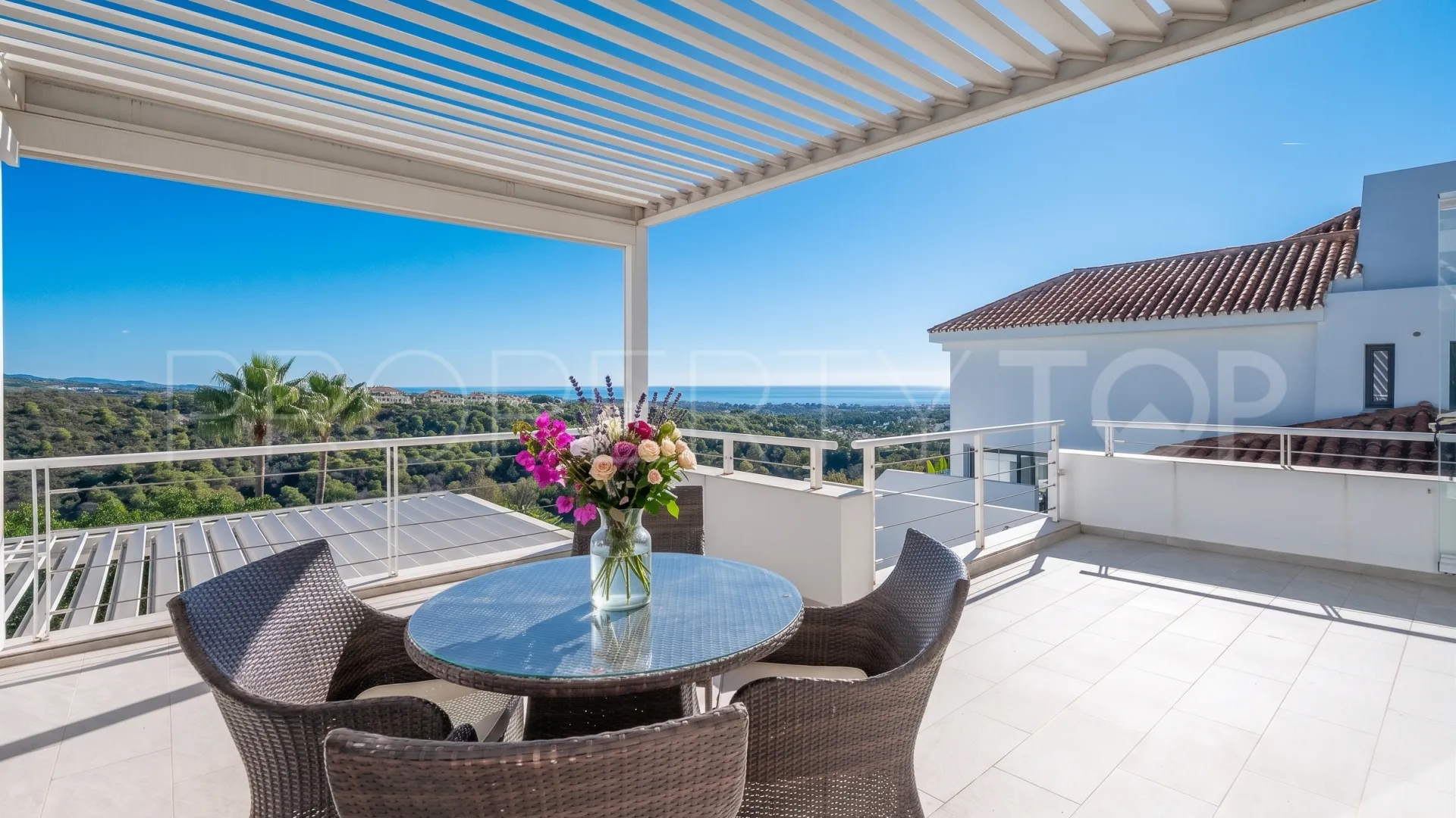 Villa con 4 dormitorios en venta en Nueva Andalucia