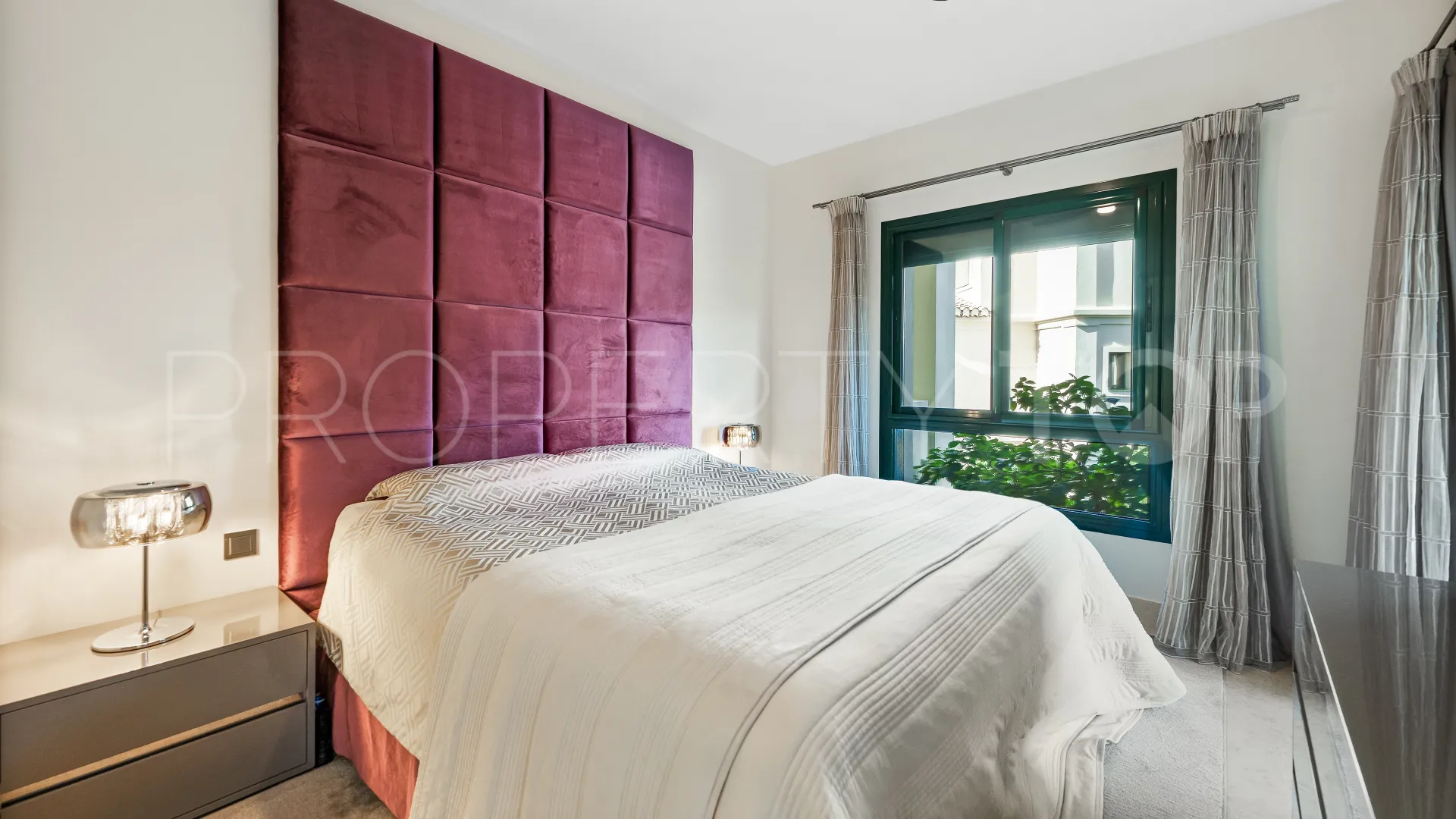 Ground floor apartment with 2 bedrooms for sale in Los Arqueros