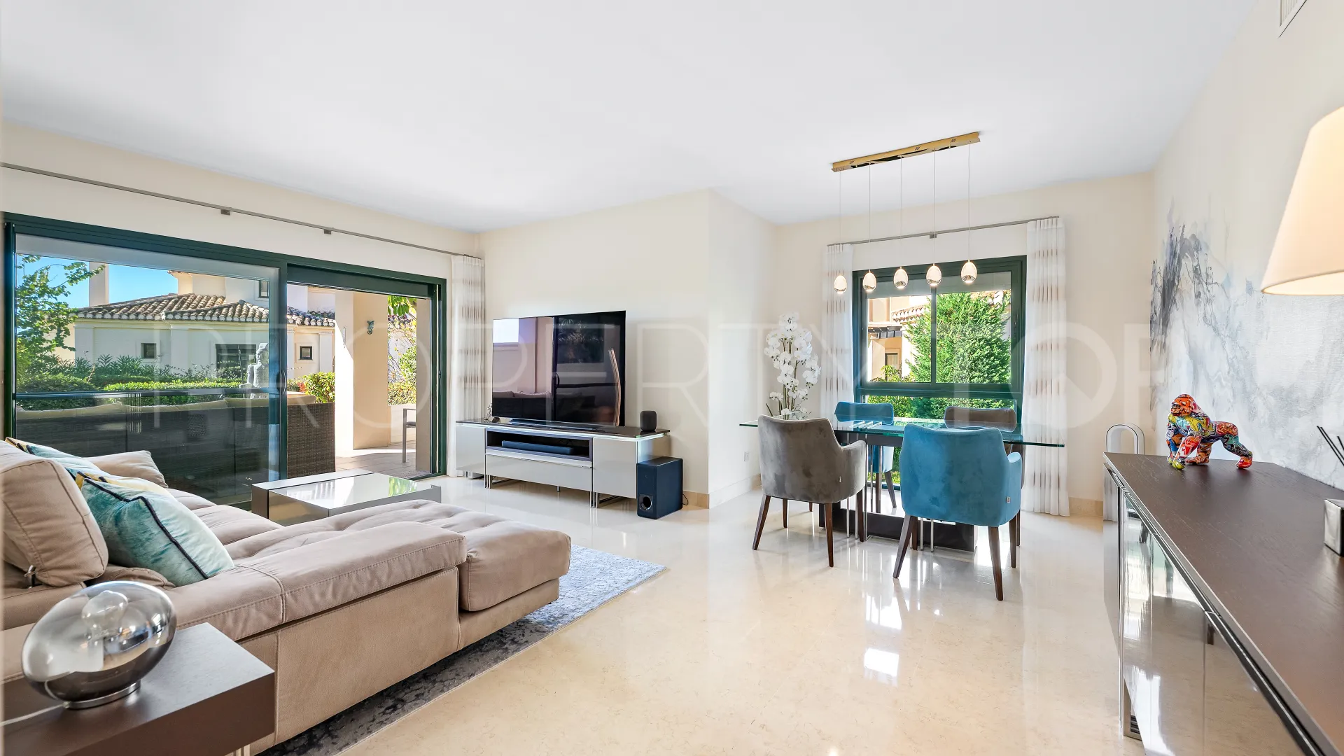 Ground floor apartment with 2 bedrooms for sale in Los Arqueros