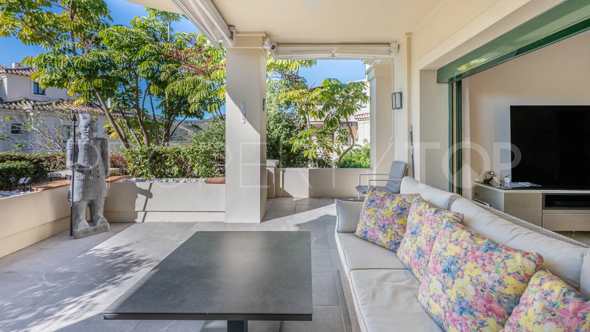 Ground floor apartment with 2 bedrooms for sale in Los Arqueros