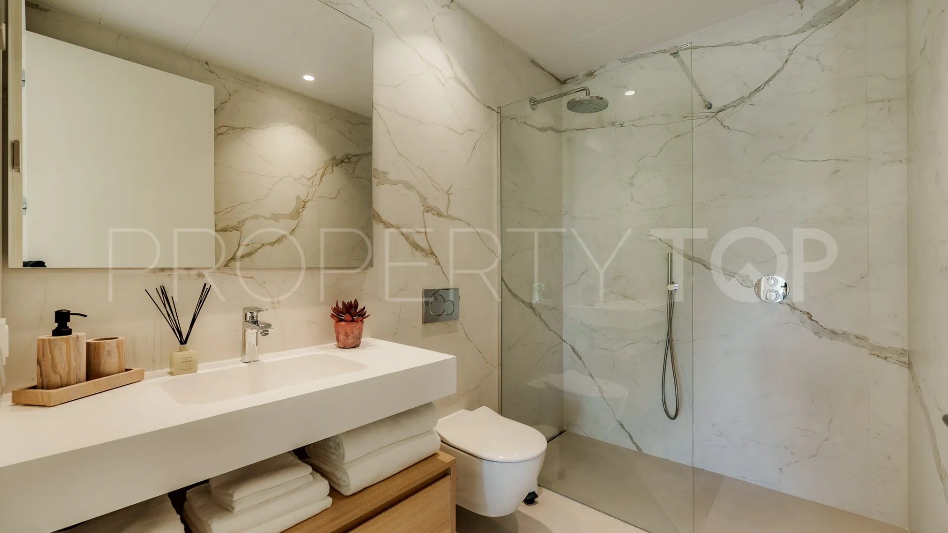 Apartamento planta baja a la venta en Golden Mile