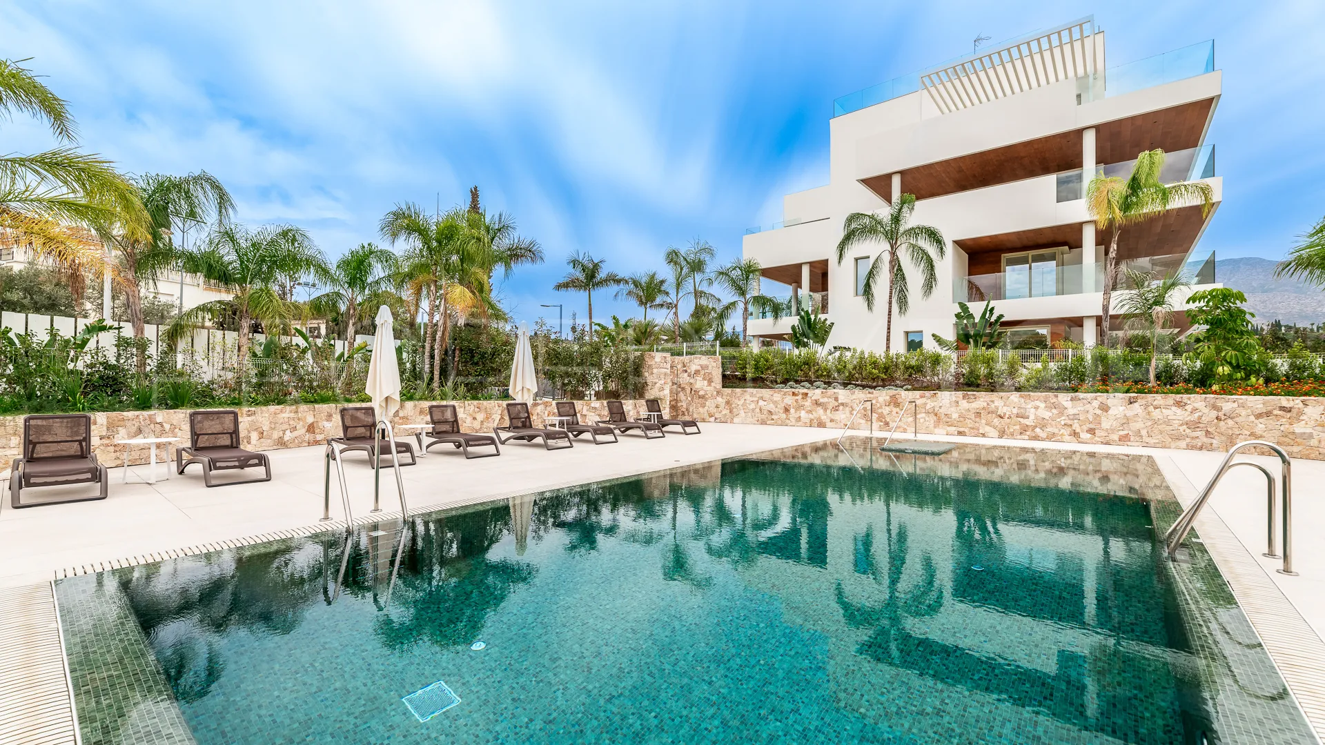 Apartamento planta baja a la venta en Golden Mile