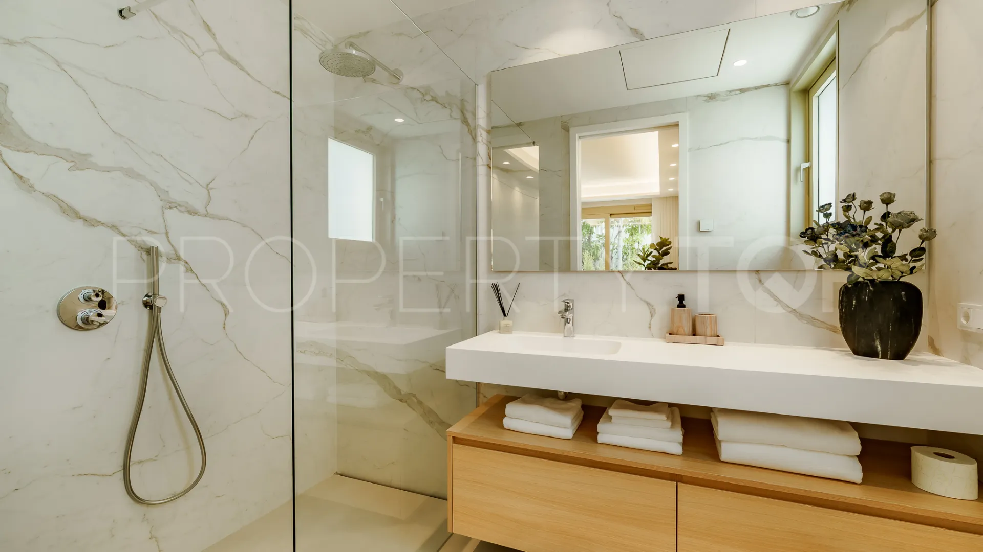 Apartamento planta baja a la venta en Golden Mile