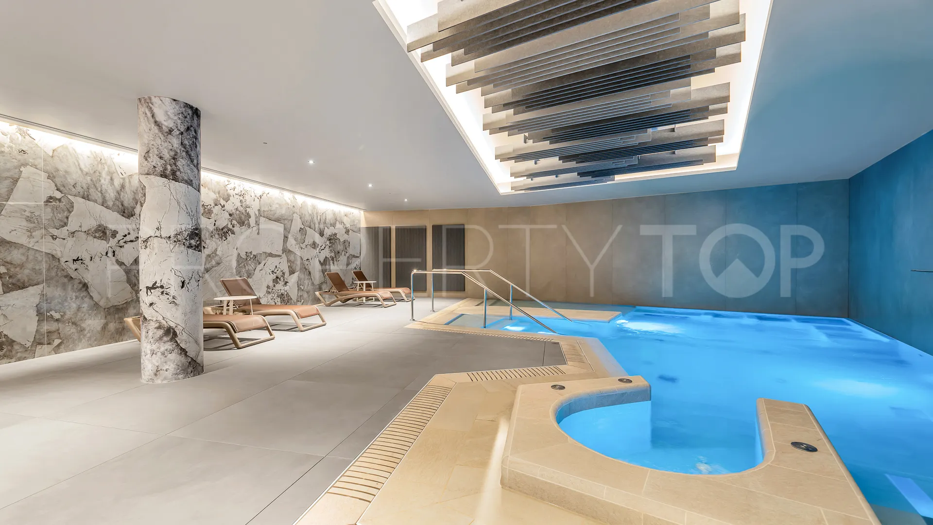 Apartamento planta baja a la venta en Golden Mile