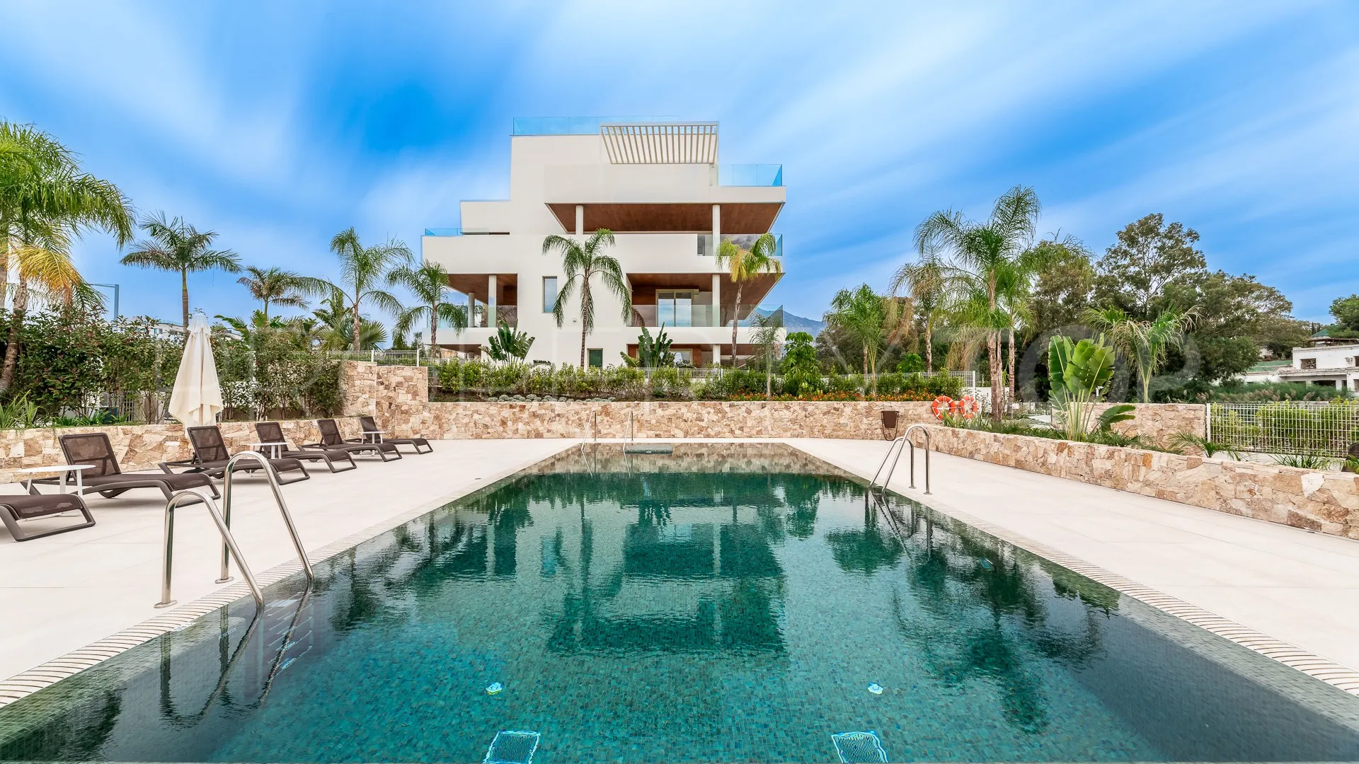Apartamento planta baja a la venta en Golden Mile