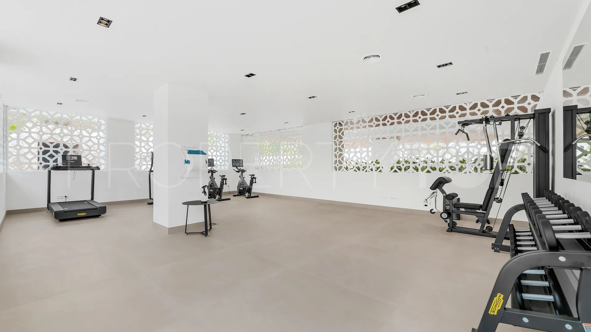 Apartamento planta baja a la venta en Golden Mile