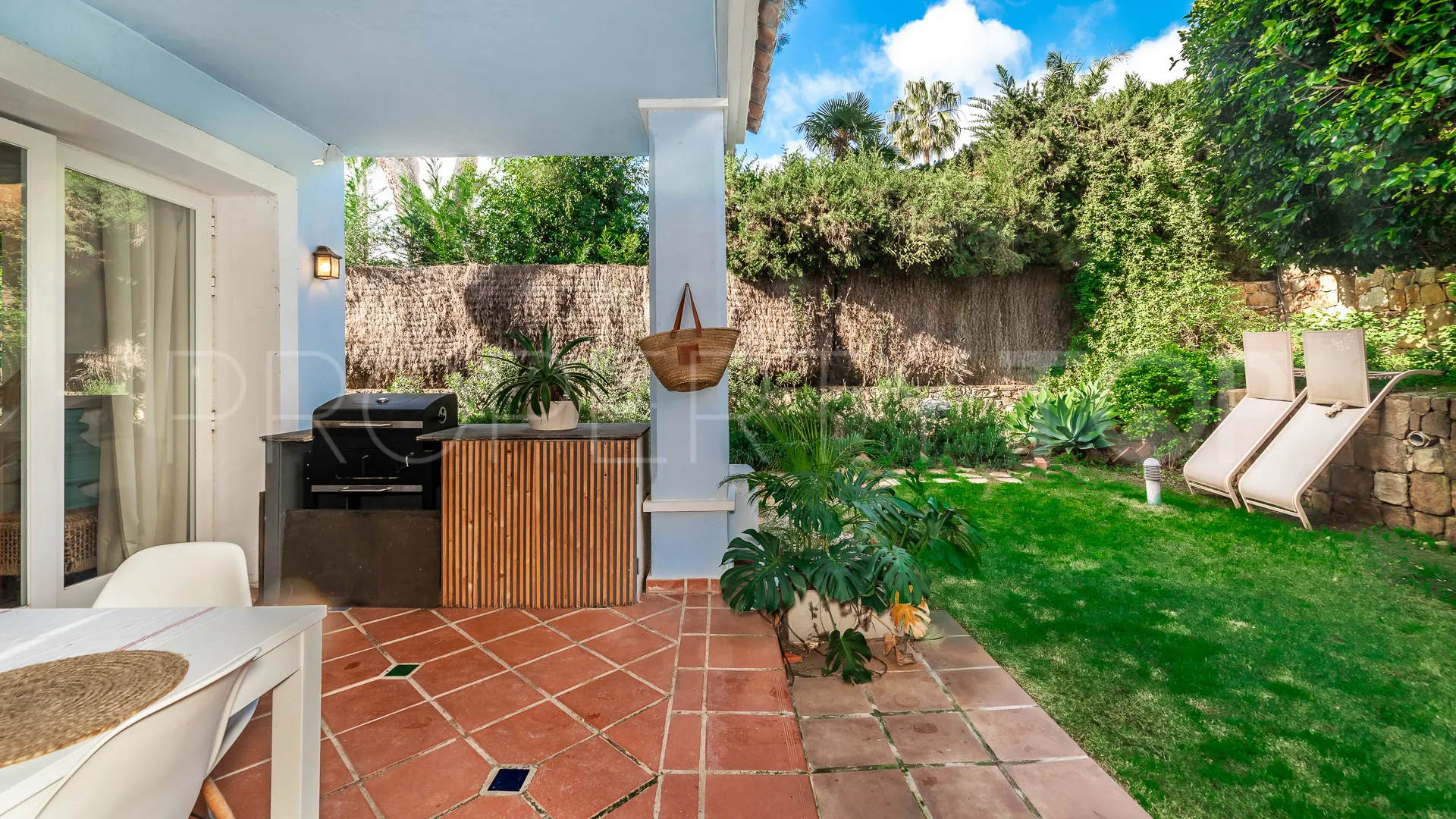 3 bedrooms town house in Nueva Andalucia for sale