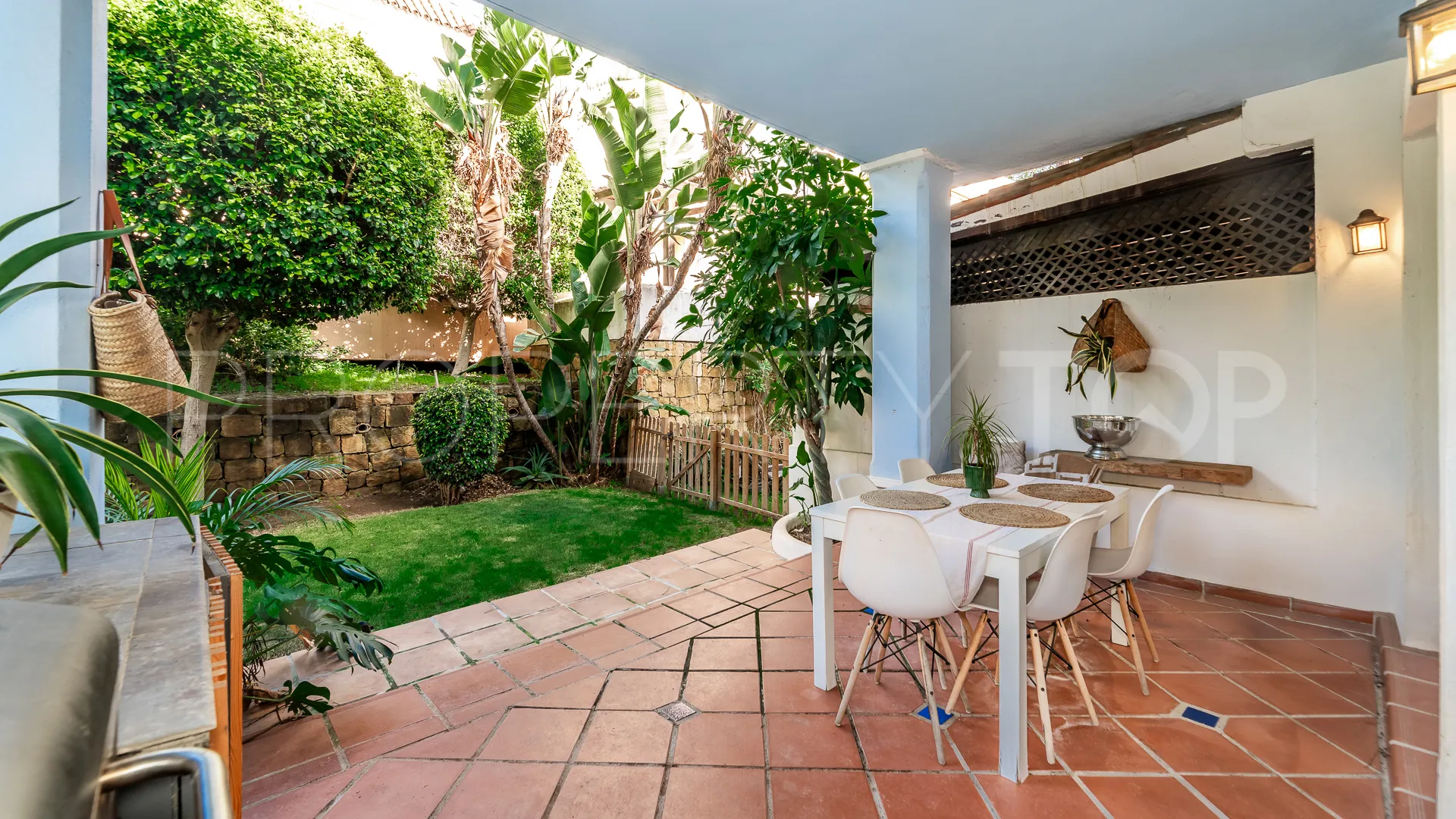 3 bedrooms town house in Nueva Andalucia for sale