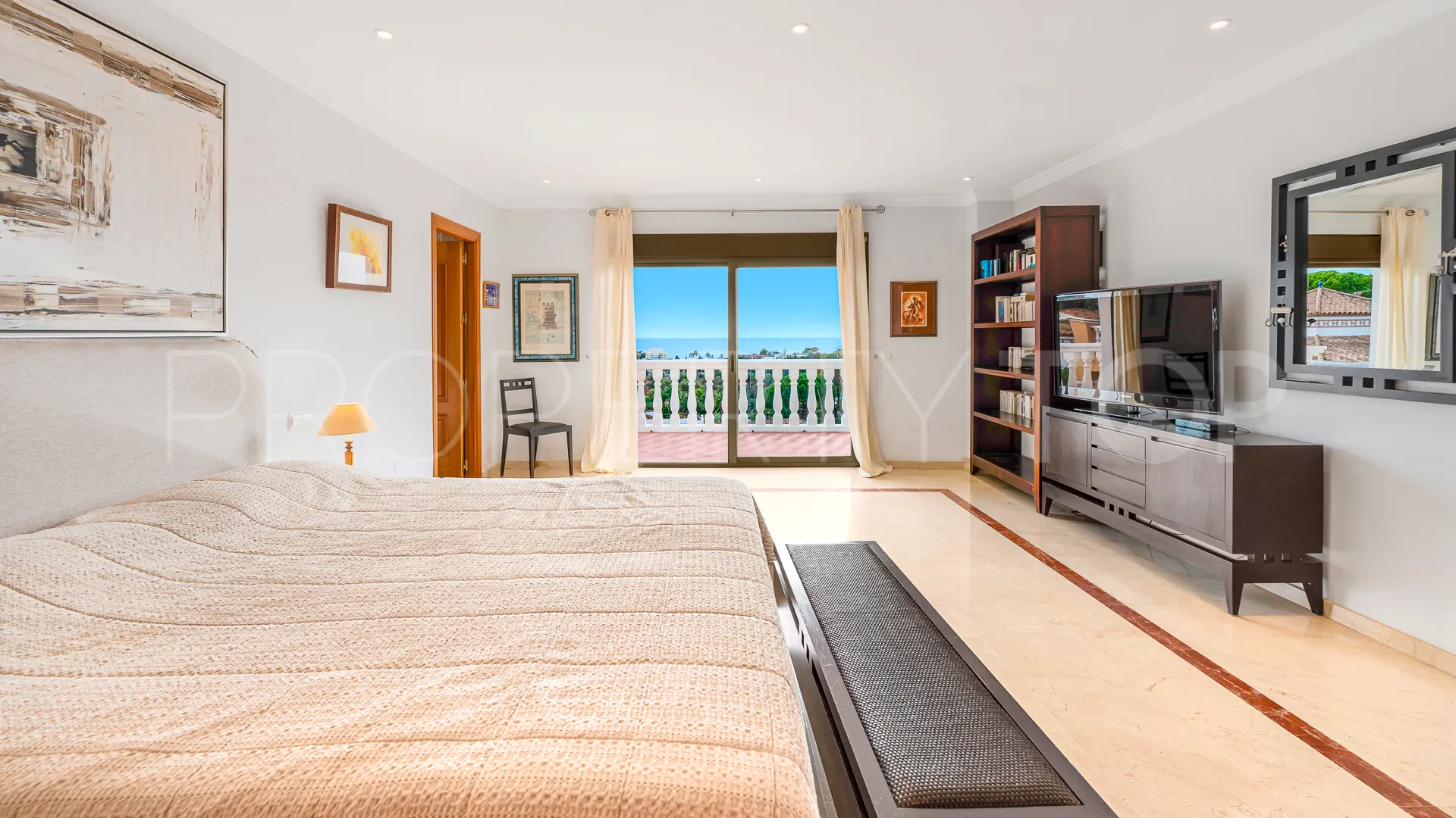 Villa for sale in Rio Real with 7 bedrooms
