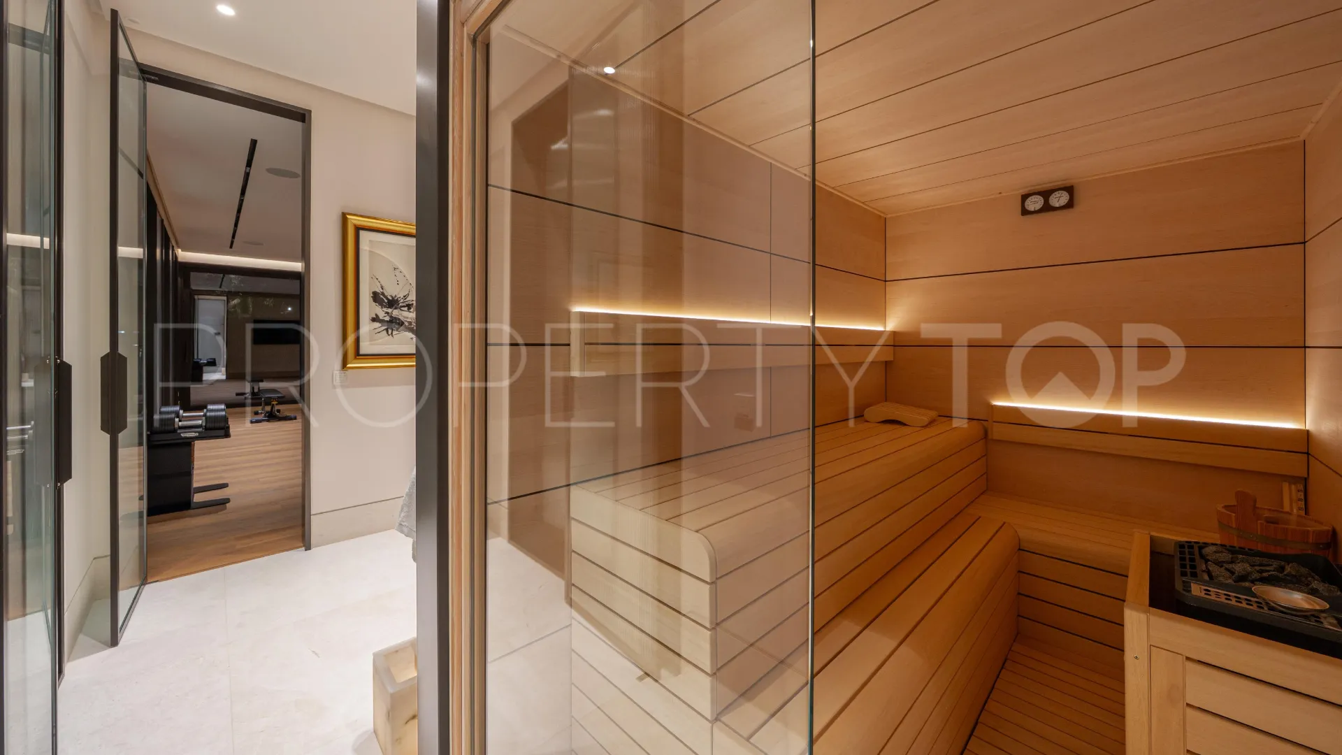 For sale villa in Marbella Hill Club
