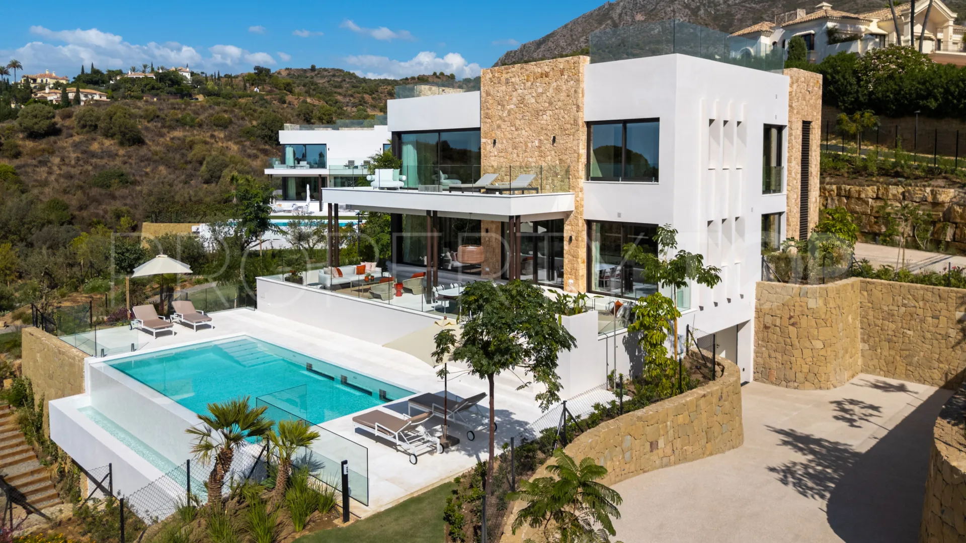 For sale villa in Marbella Hill Club