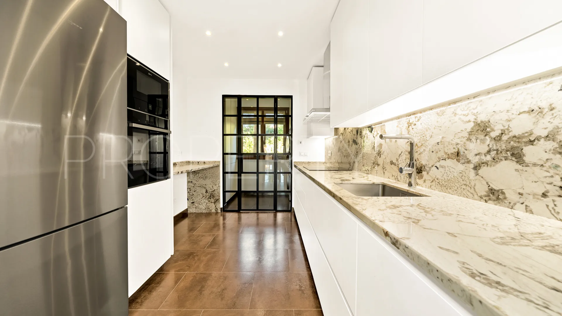 Buy 2 bedrooms apartment in Los Monteros