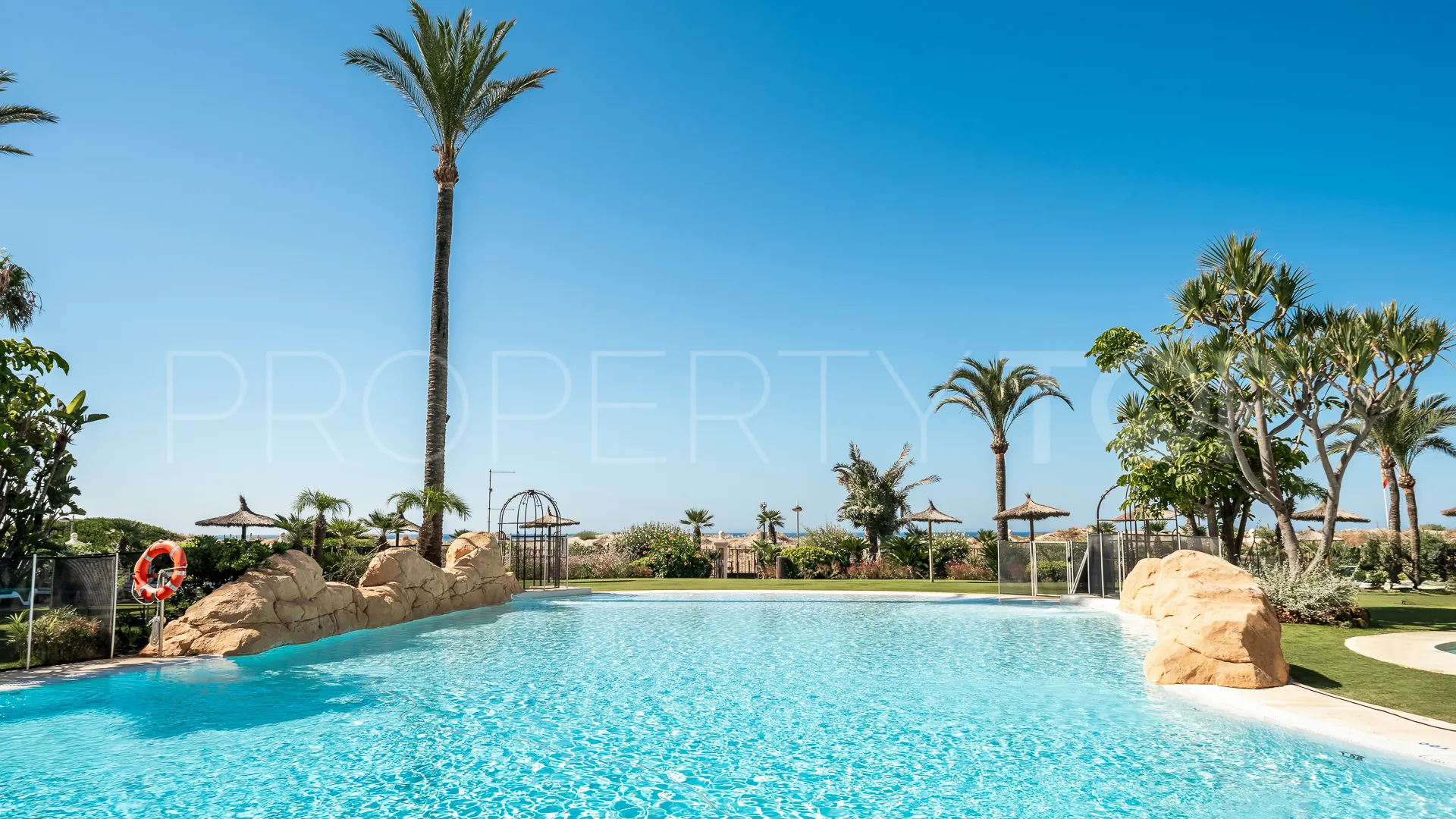 Buy 2 bedrooms apartment in Los Monteros