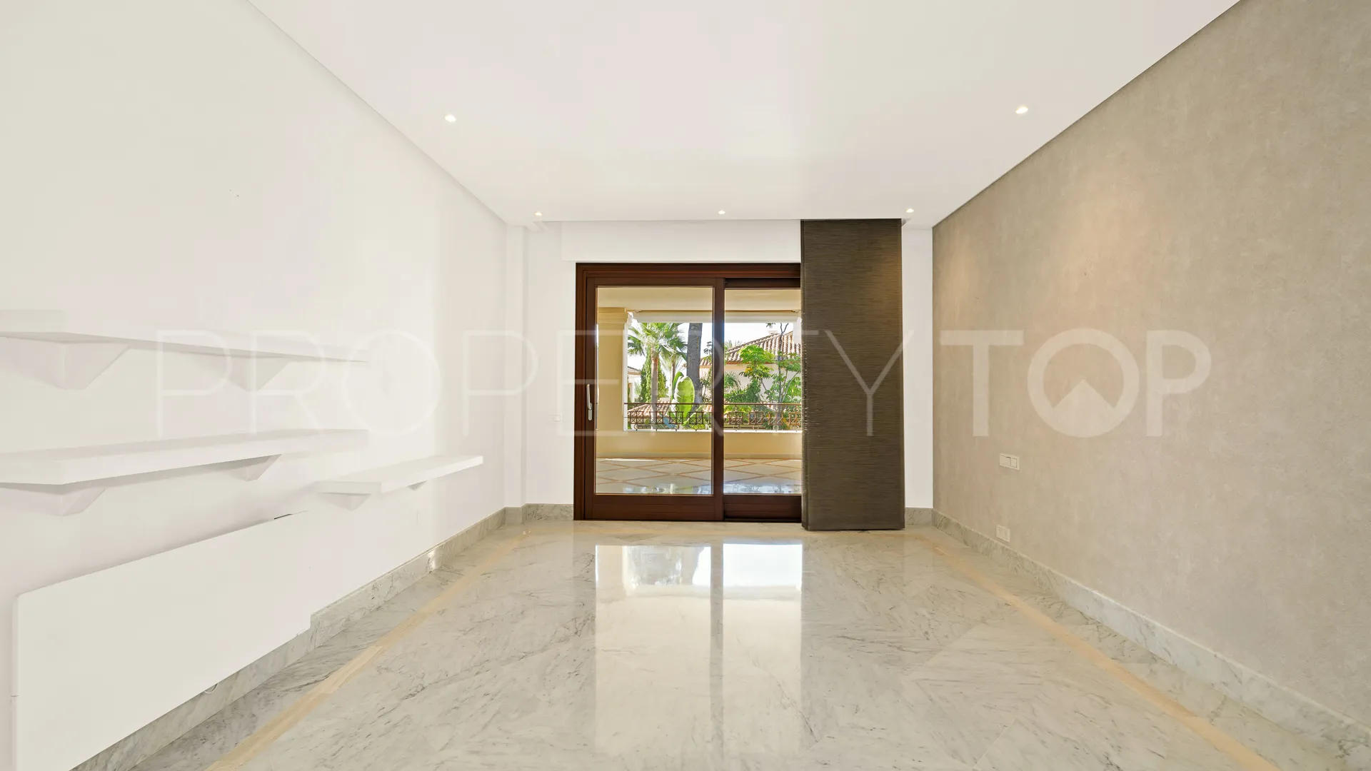 Buy 2 bedrooms apartment in Los Monteros
