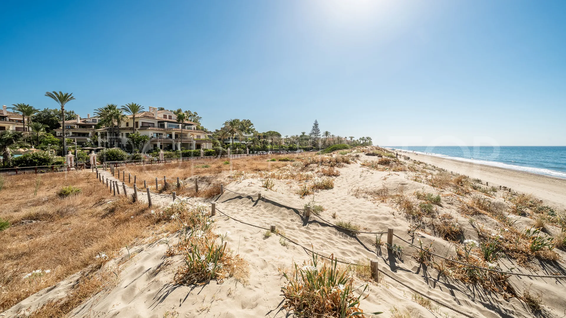 Buy 2 bedrooms apartment in Los Monteros