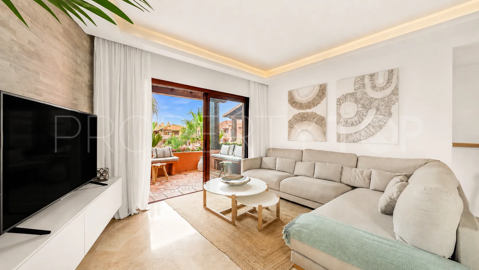 Penthouse for sale in Marbella East with 2 bedrooms