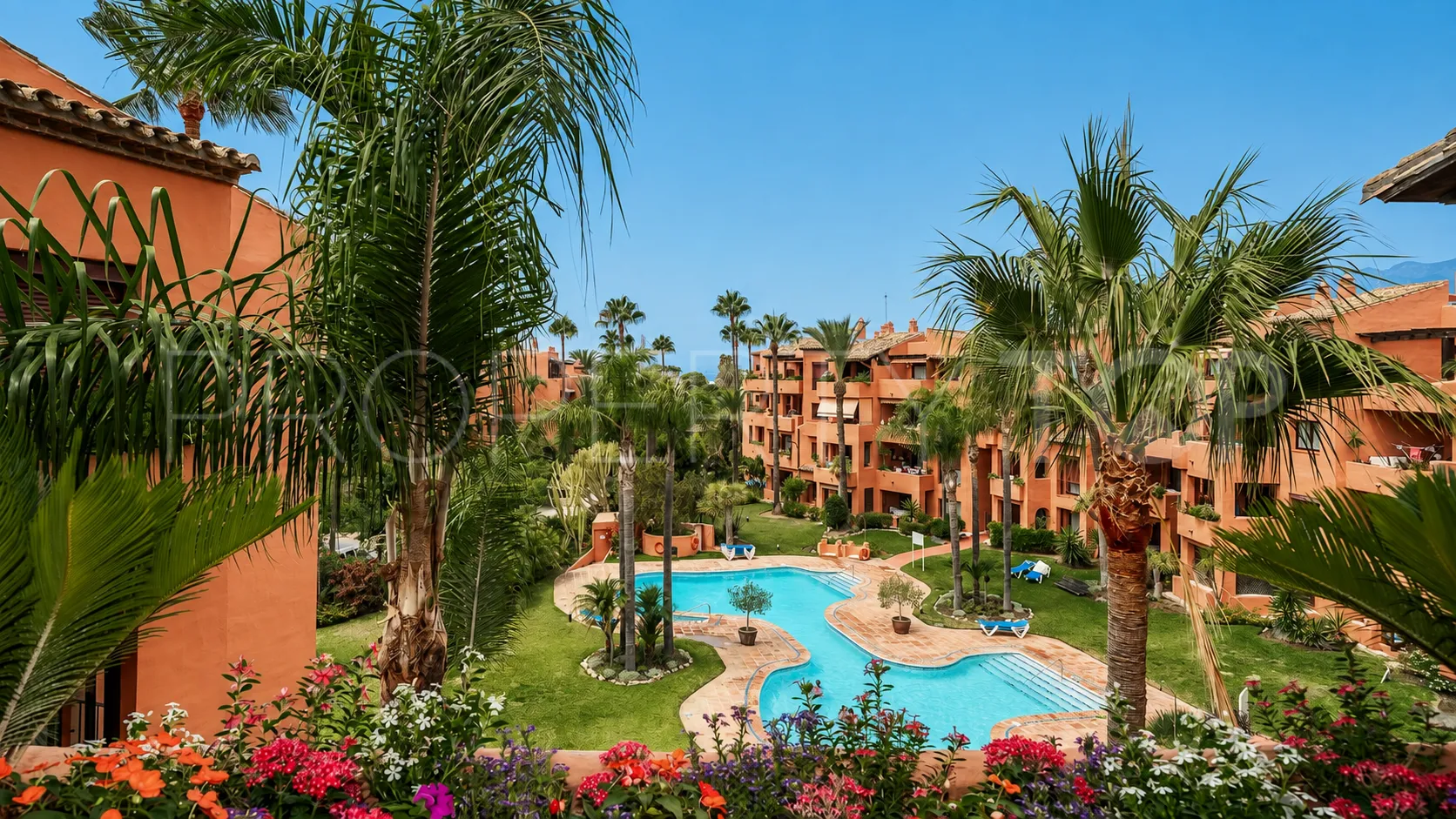 Penthouse for sale in Marbella East with 2 bedrooms