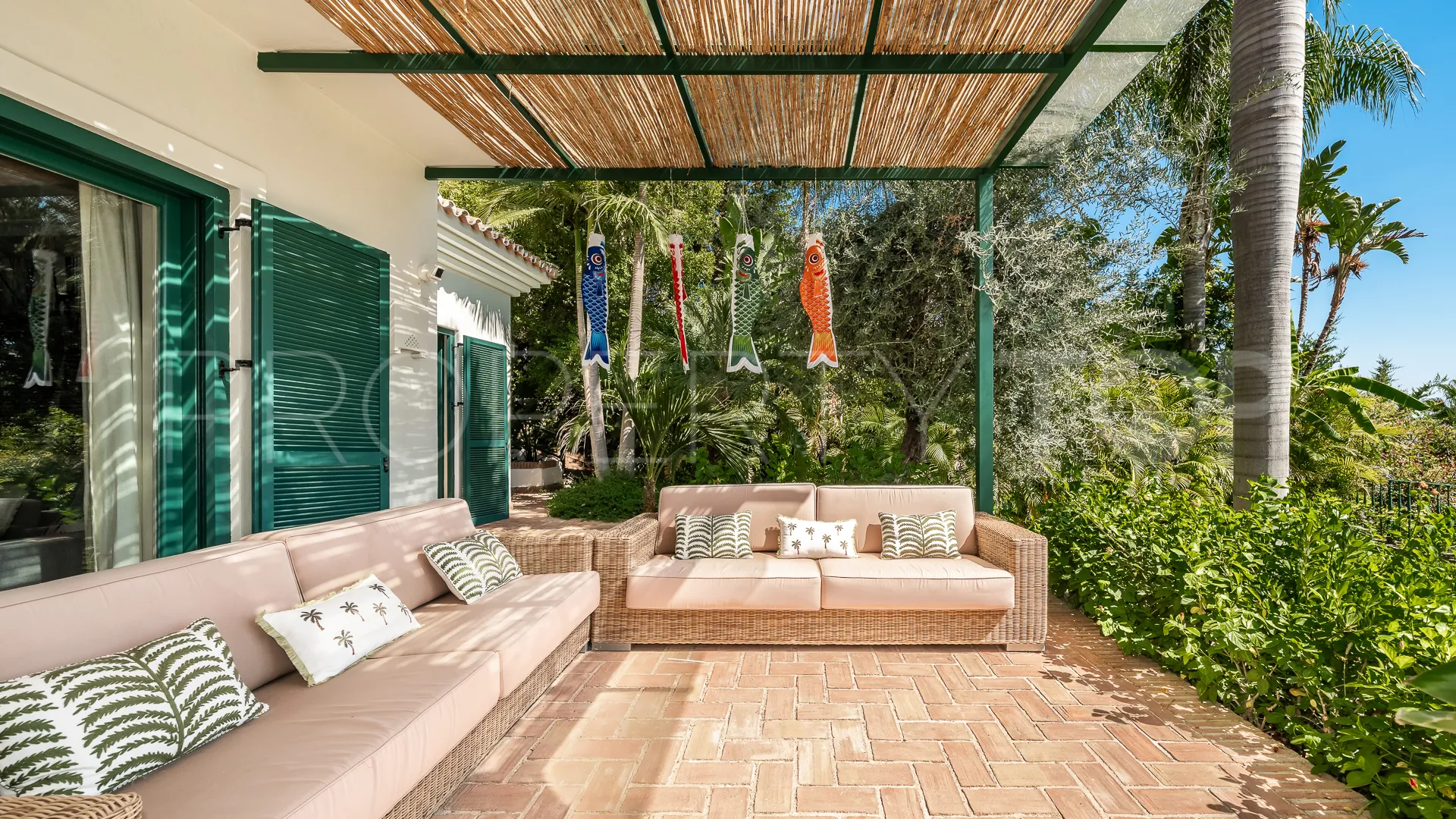 Se vende villa con 5 dormitorios en Cascada de Camojan