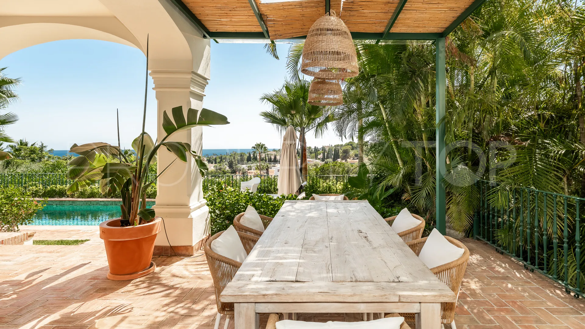 Se vende villa con 5 dormitorios en Cascada de Camojan