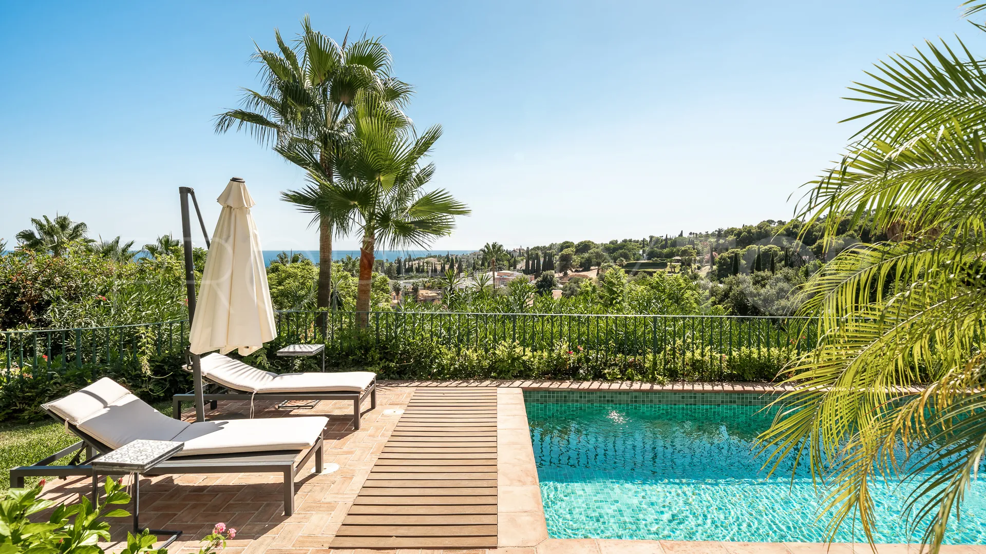 Se vende villa con 5 dormitorios en Cascada de Camojan