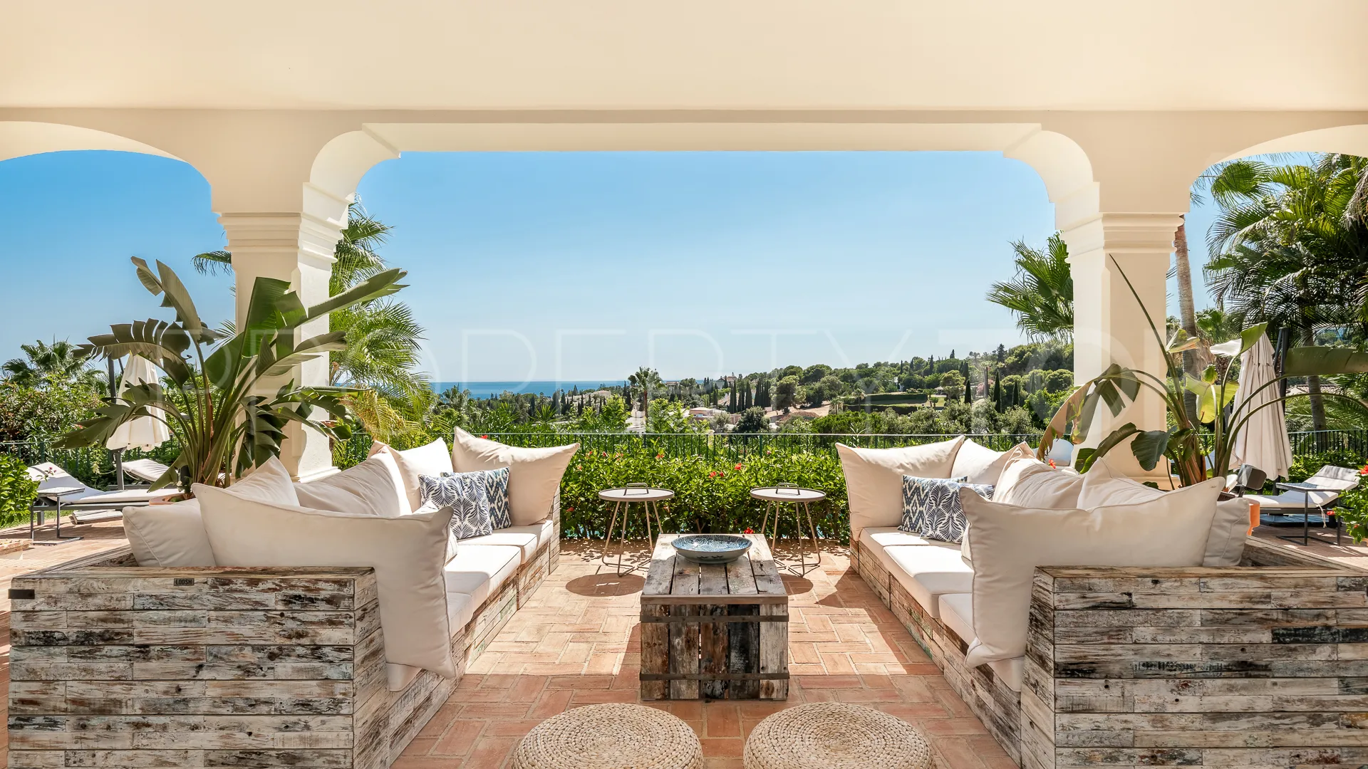 Se vende villa con 5 dormitorios en Cascada de Camojan
