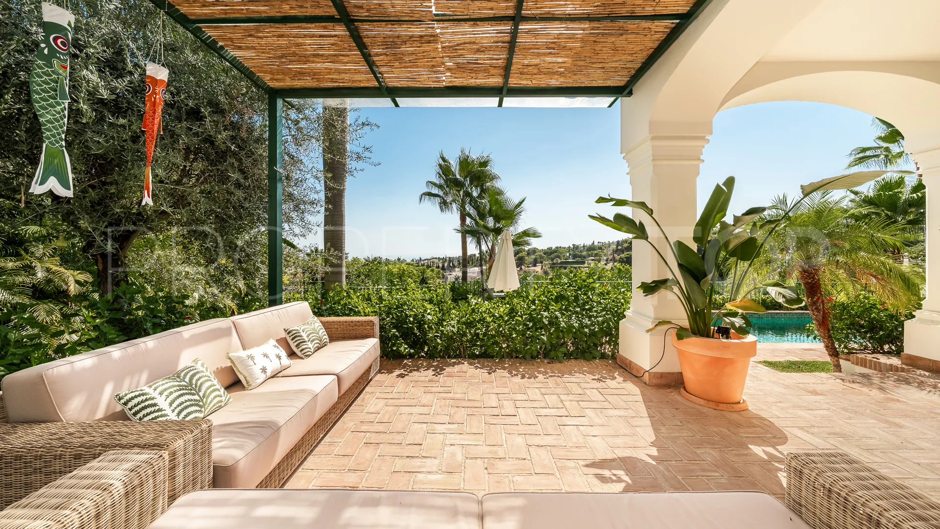 Se vende villa con 5 dormitorios en Cascada de Camojan