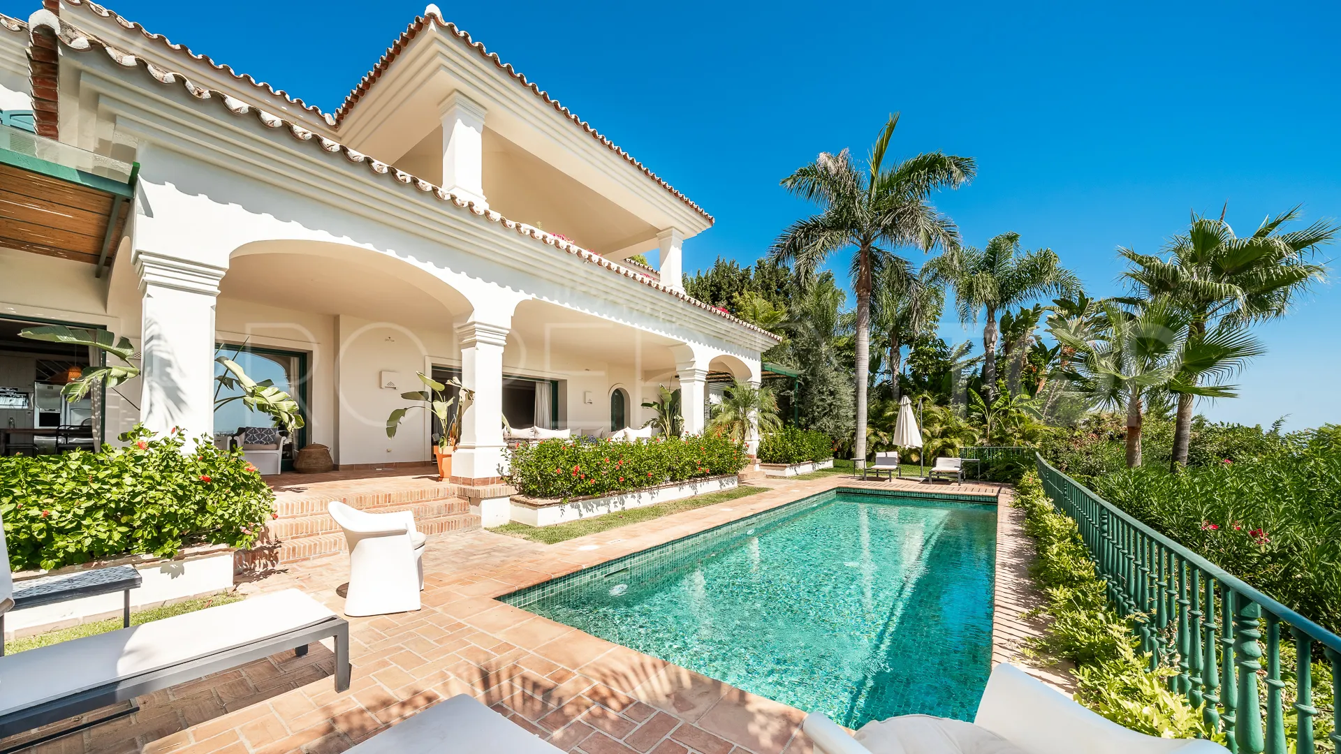 Se vende villa con 5 dormitorios en Cascada de Camojan