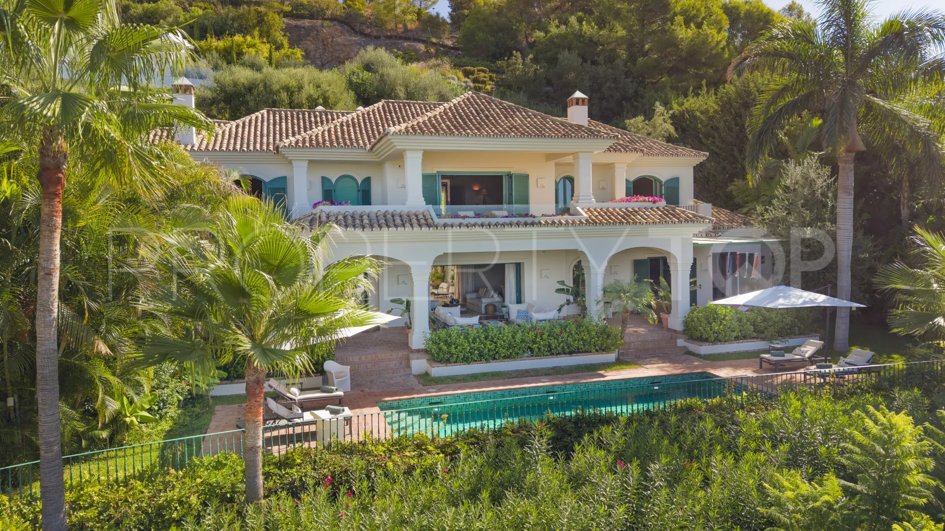Se vende villa con 5 dormitorios en Cascada de Camojan