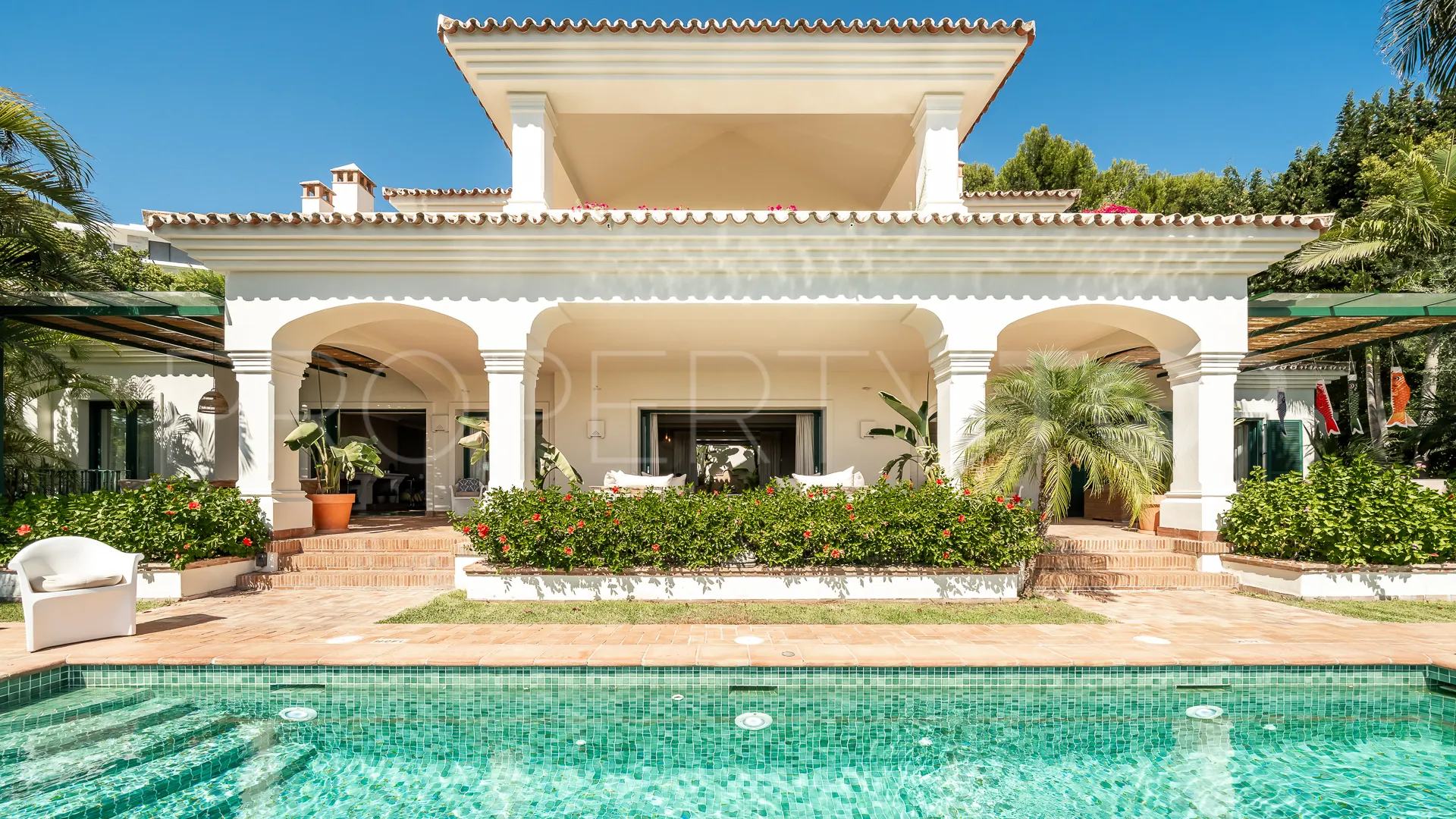 Se vende villa con 5 dormitorios en Cascada de Camojan