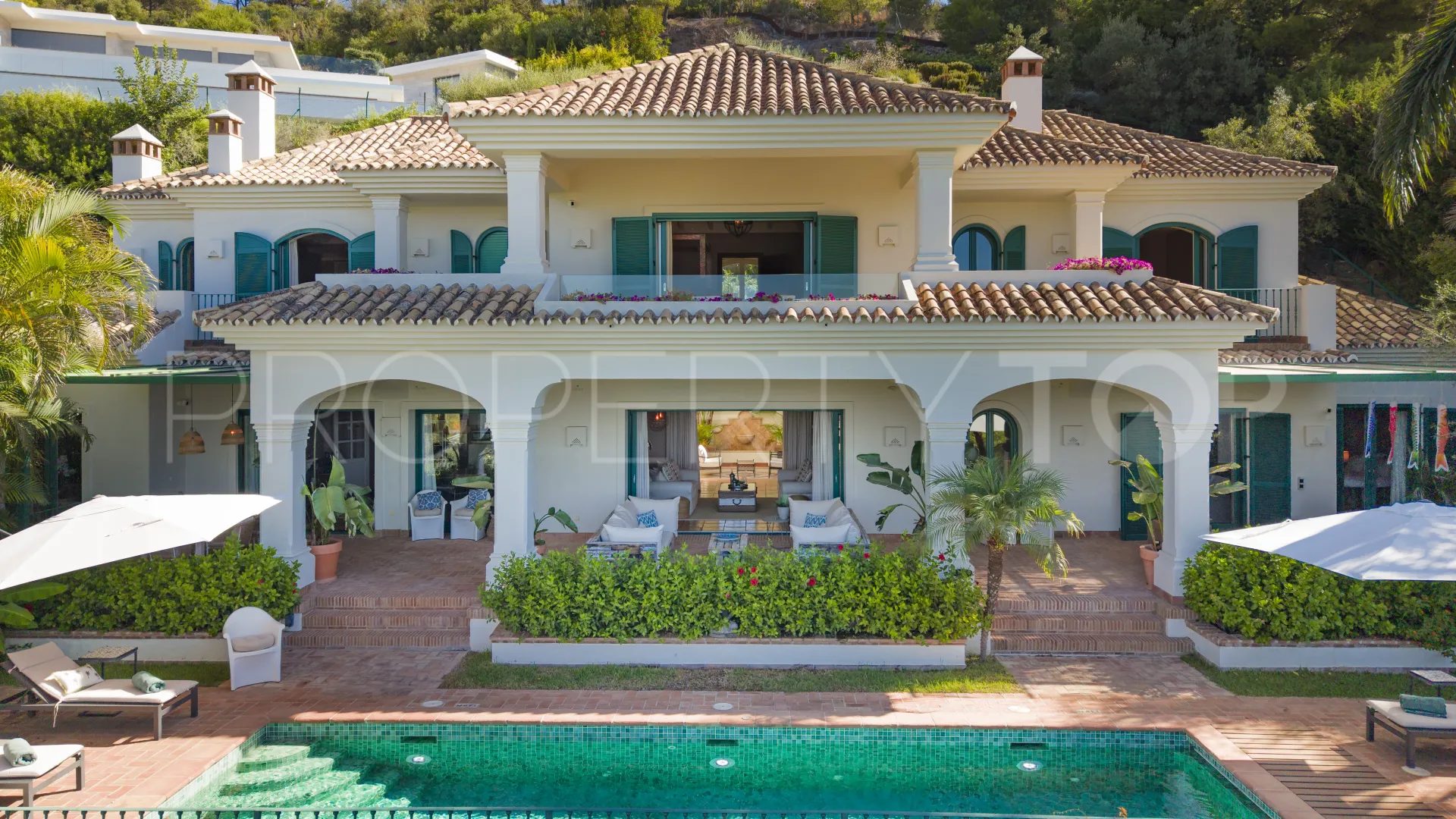 Se vende villa con 5 dormitorios en Cascada de Camojan