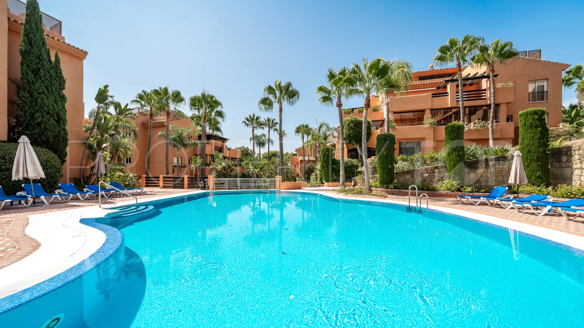 For sale penthouse in Golden Mile with 3 bedrooms