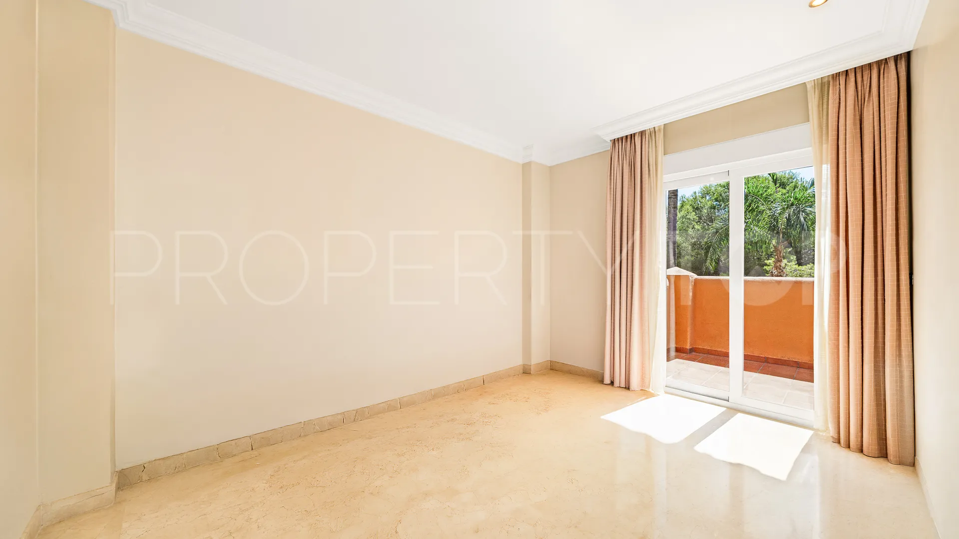 For sale penthouse in Golden Mile with 3 bedrooms