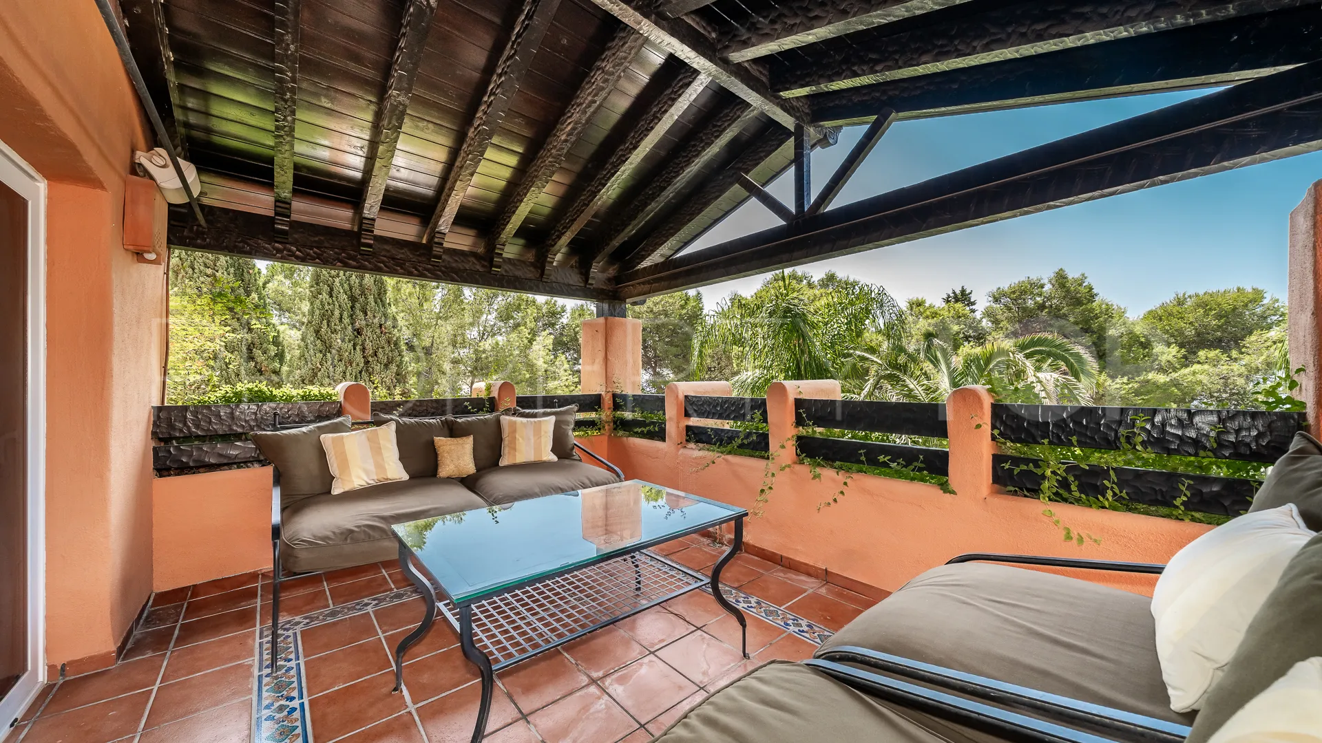 For sale penthouse in Golden Mile with 3 bedrooms