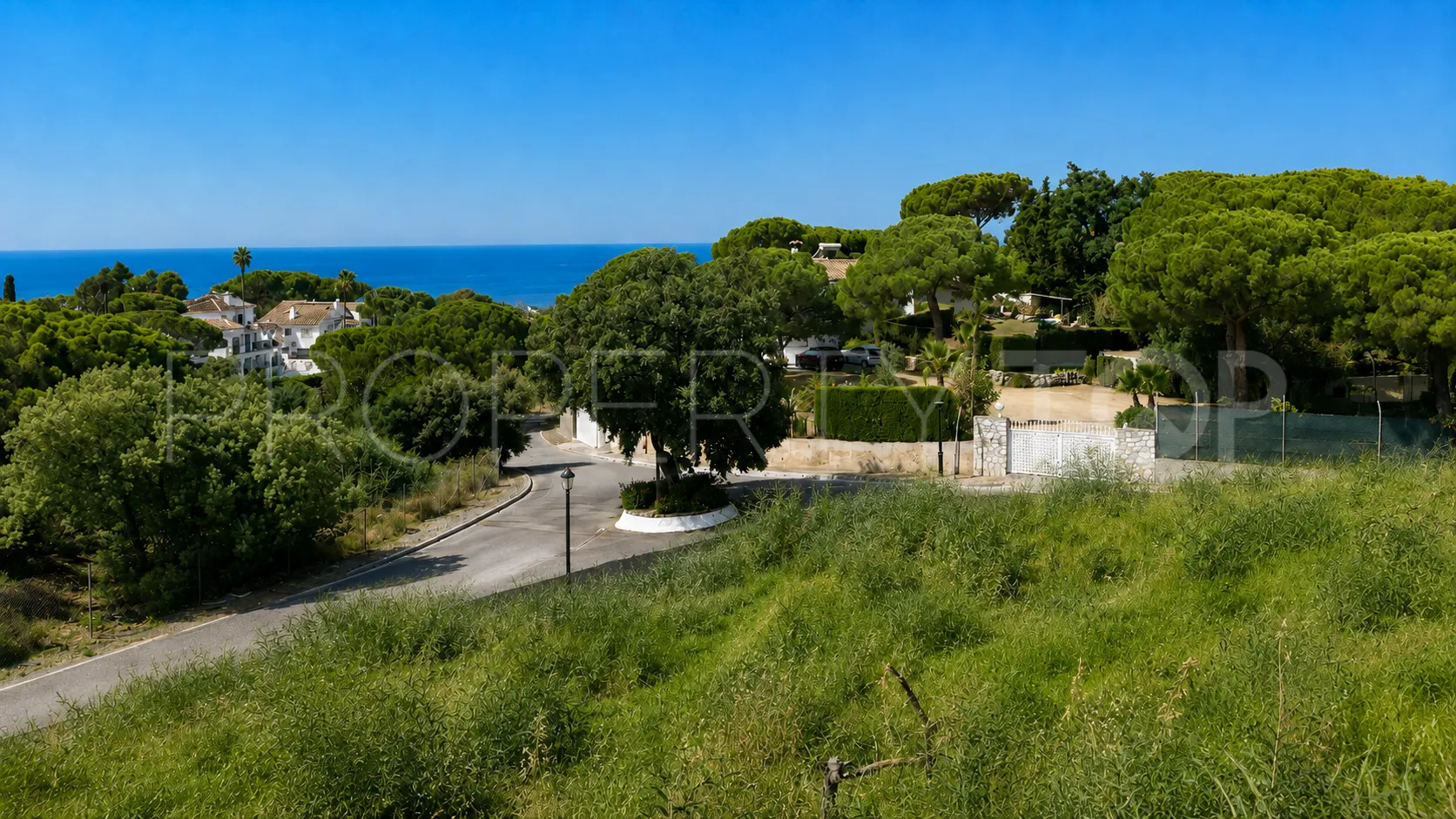 Villa de 5 dormitorios en venta en Elviria