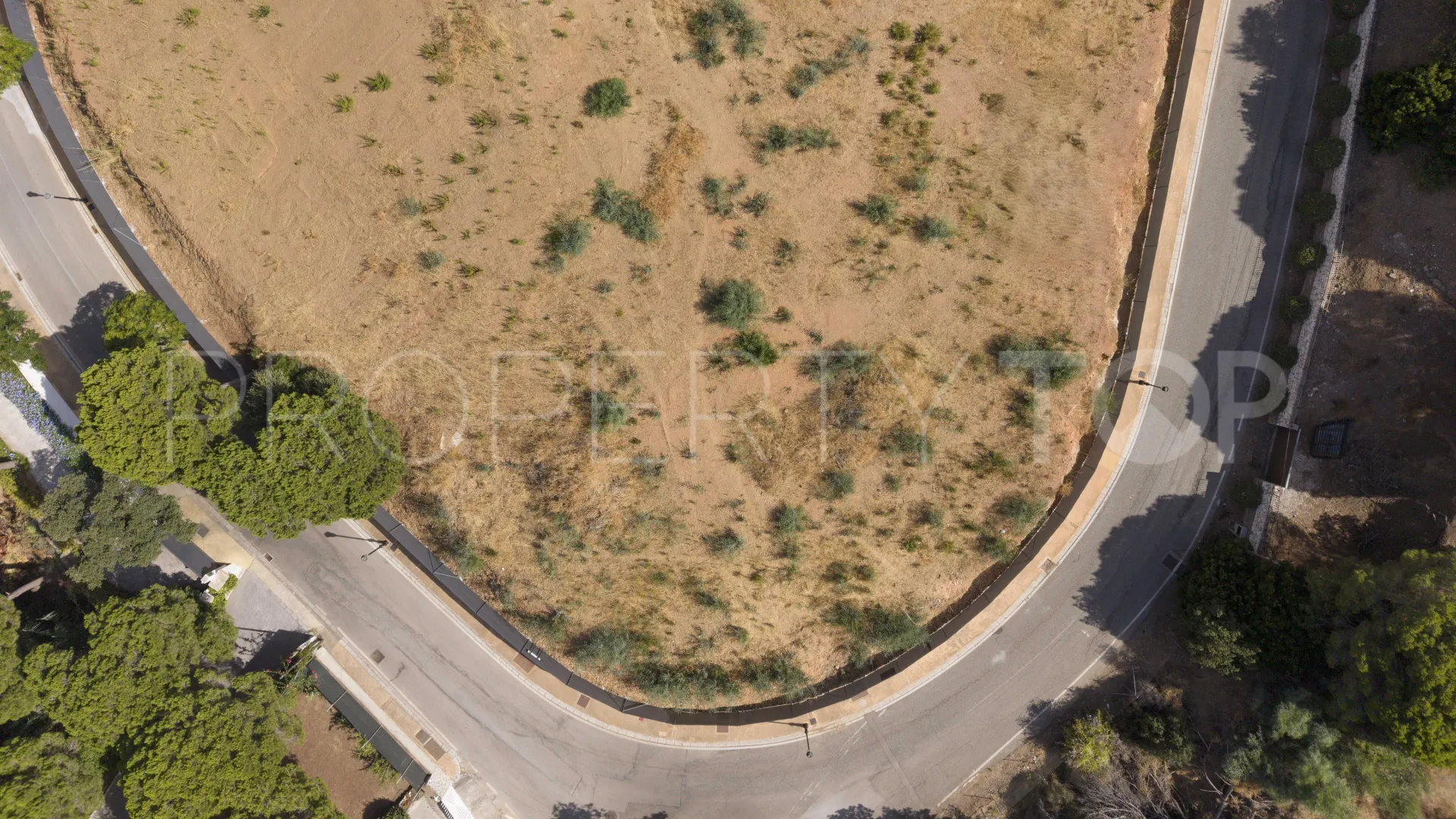 Villa de 5 dormitorios en venta en Elviria