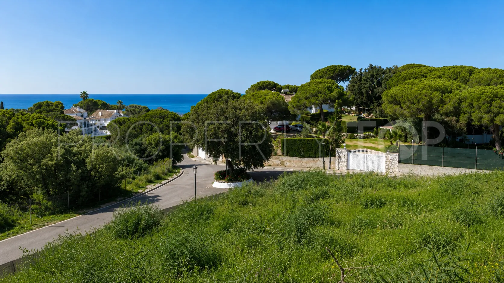Villa de 5 dormitorios en venta en Elviria