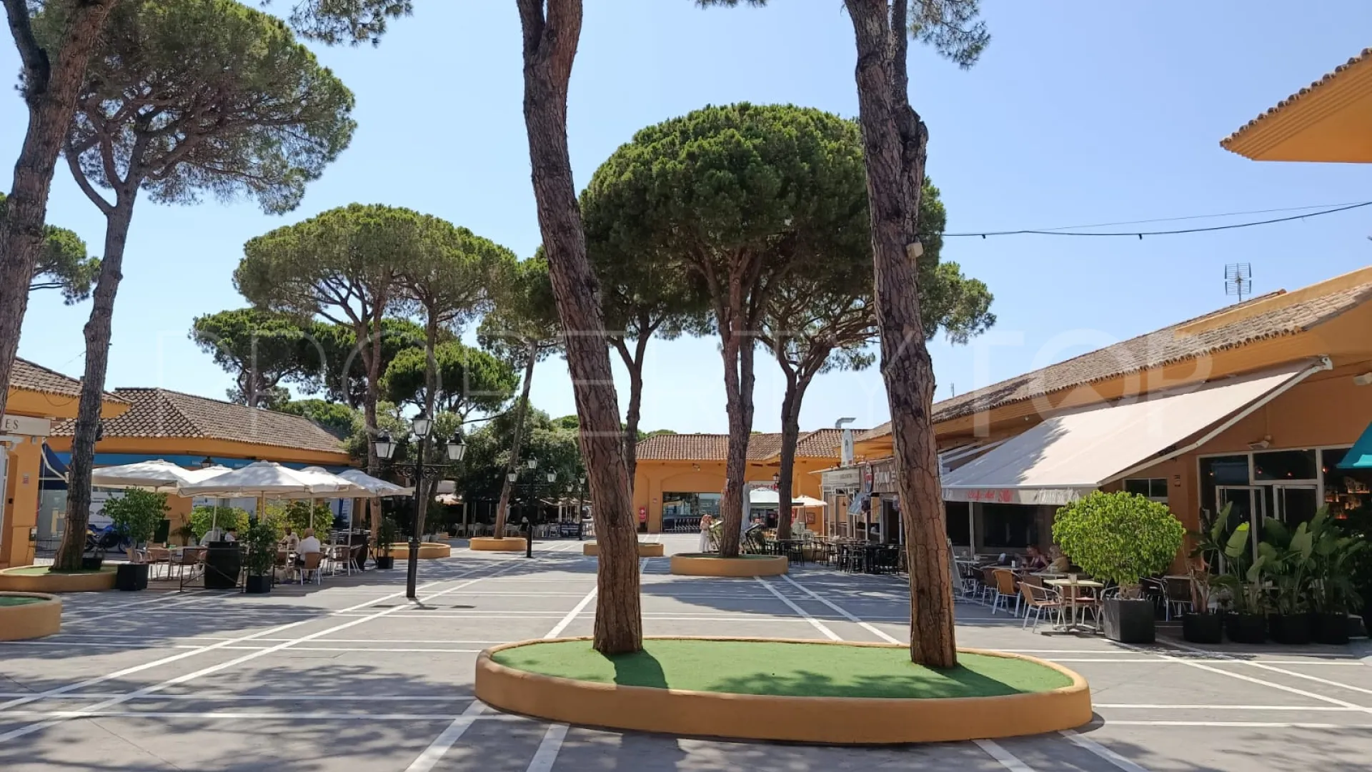 Villa de 5 dormitorios en venta en Elviria