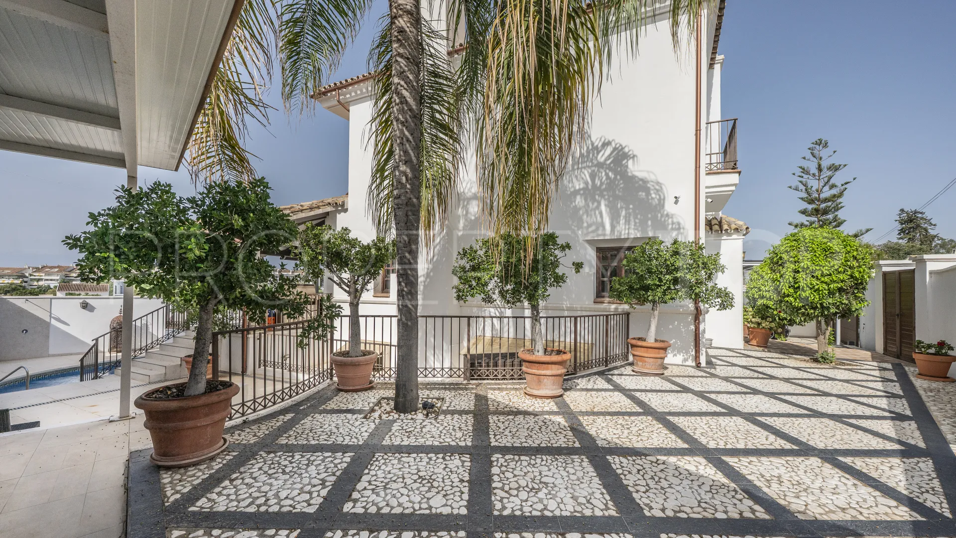 Villa for sale in San Pedro Playa with 5 bedrooms