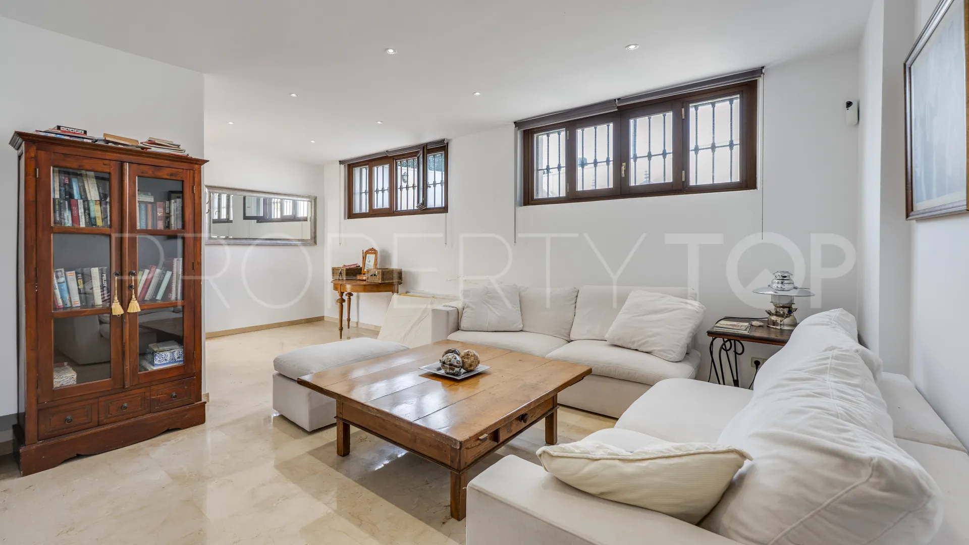 Villa for sale in San Pedro Playa with 5 bedrooms