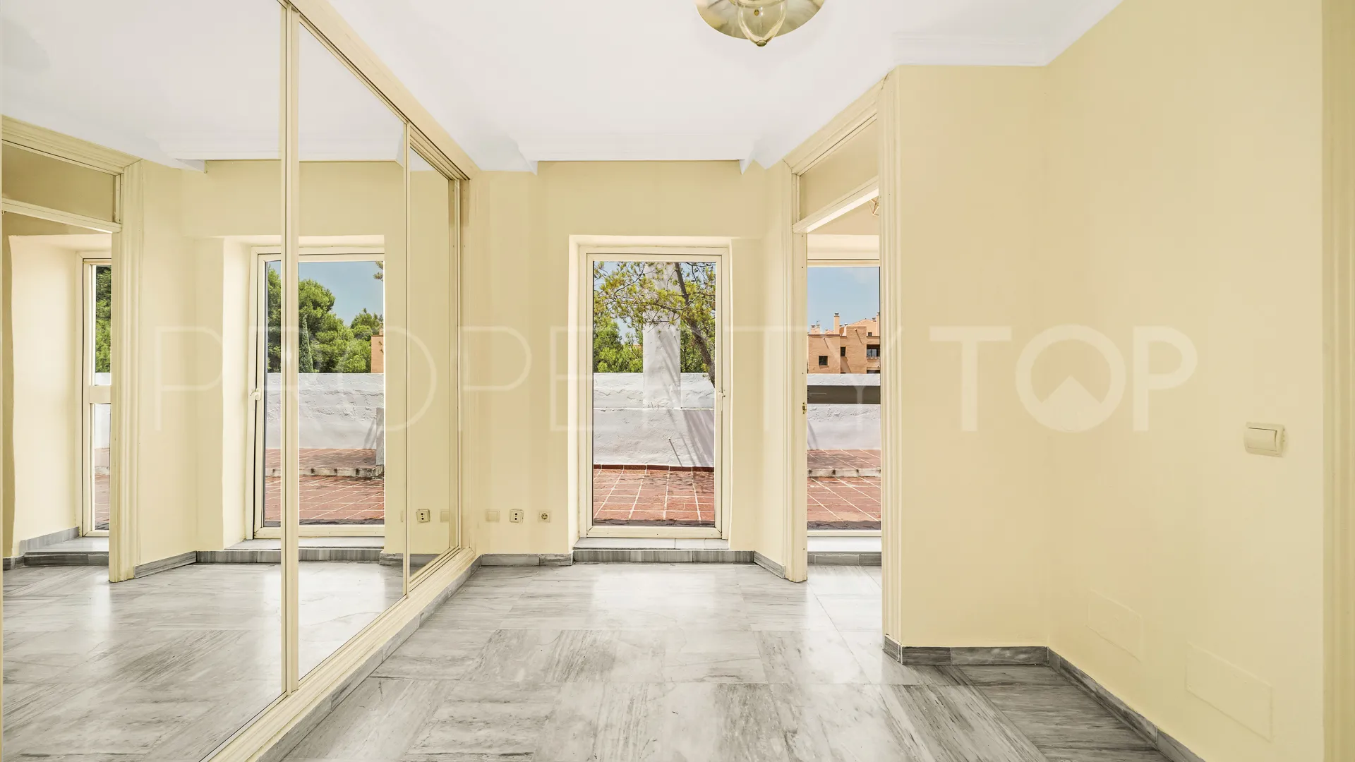 Penthouse in Marbella Golden Mile for sale