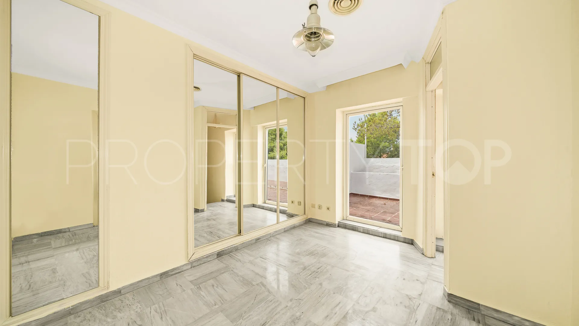 Penthouse in Marbella Golden Mile for sale
