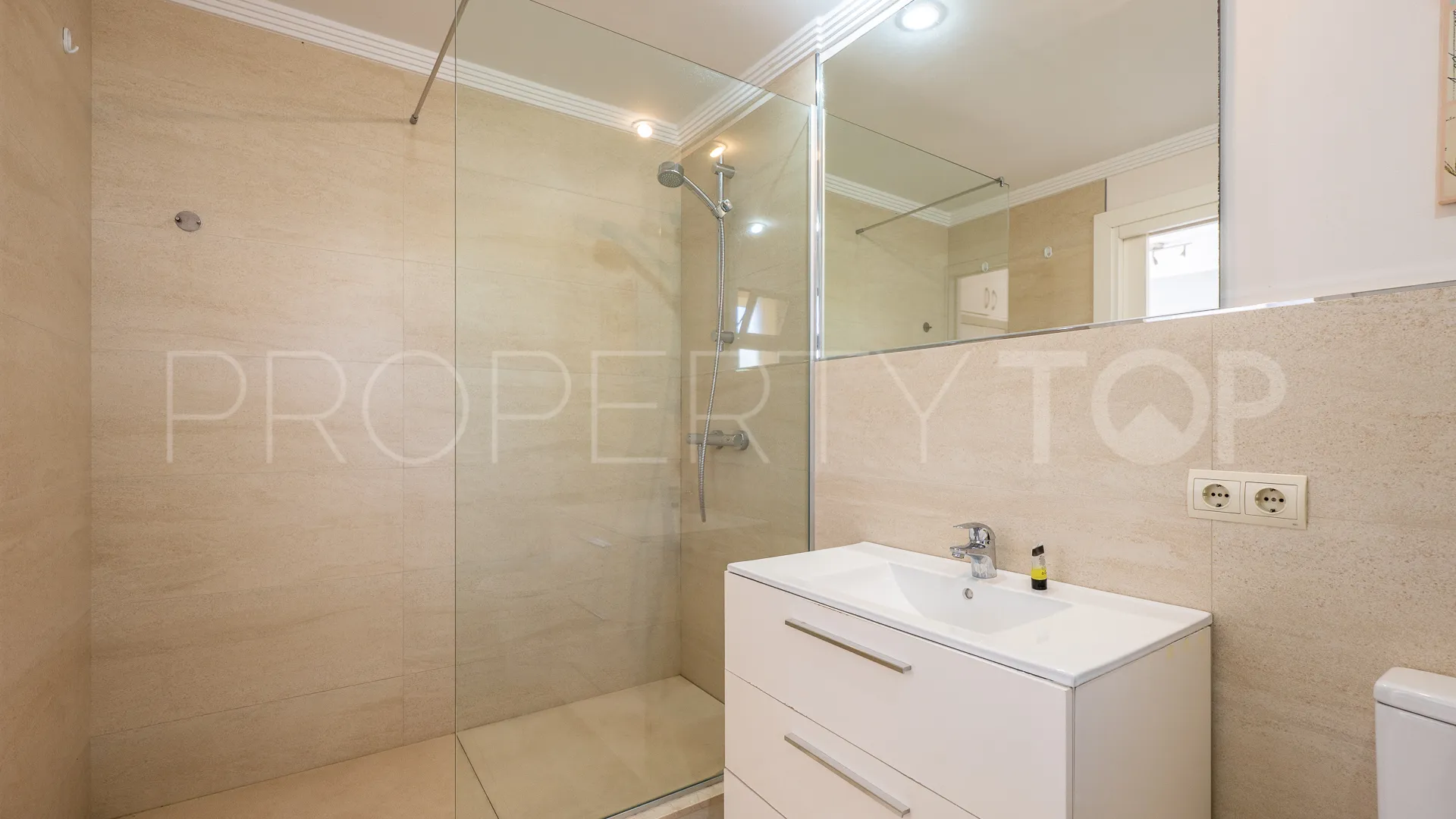 Apartamento a la venta en Elviria