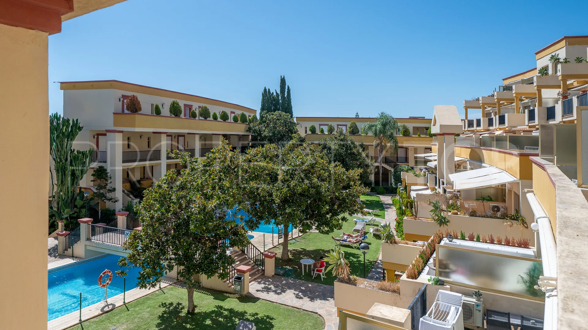 Apartamento a la venta en Elviria