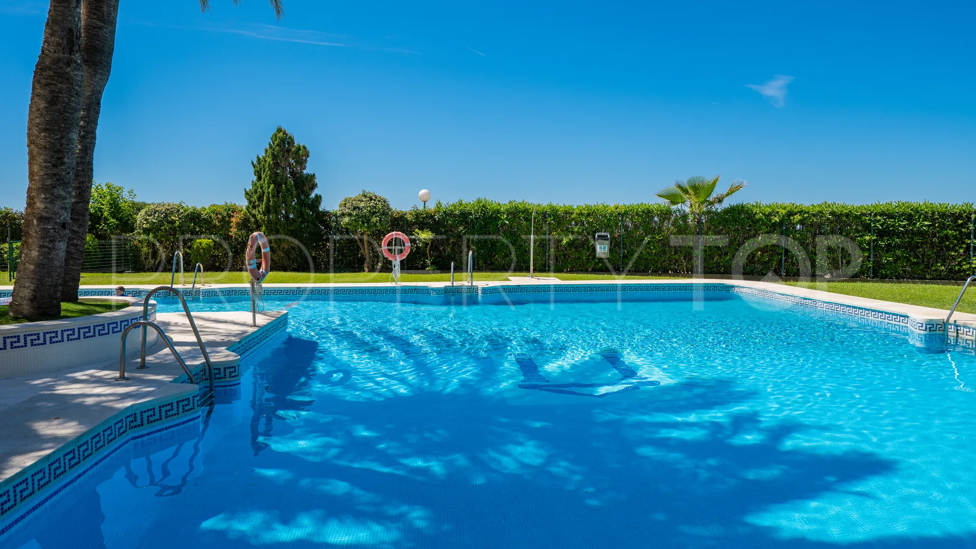 Apartamento a la venta en Elviria