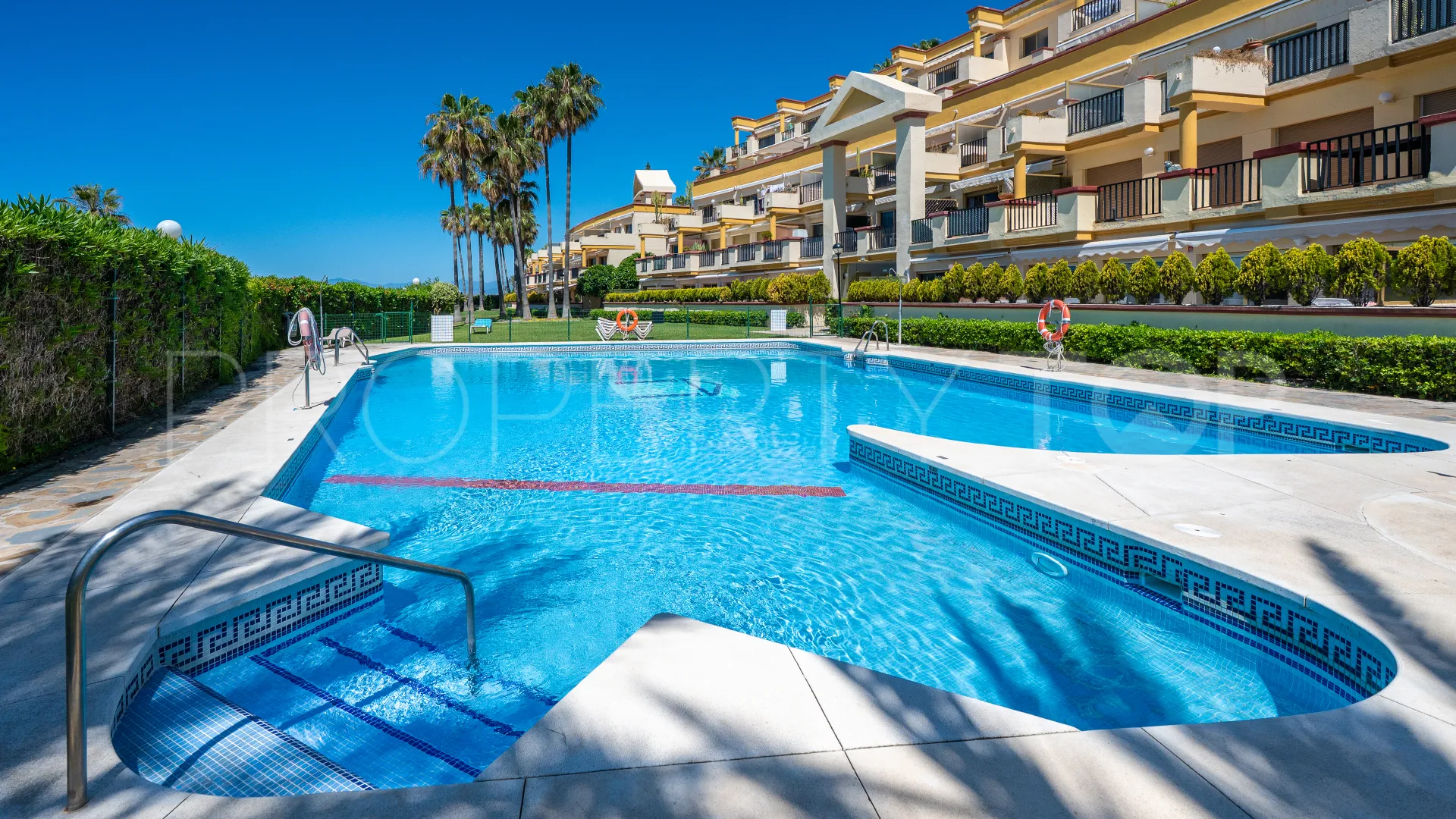 Apartamento a la venta en Elviria