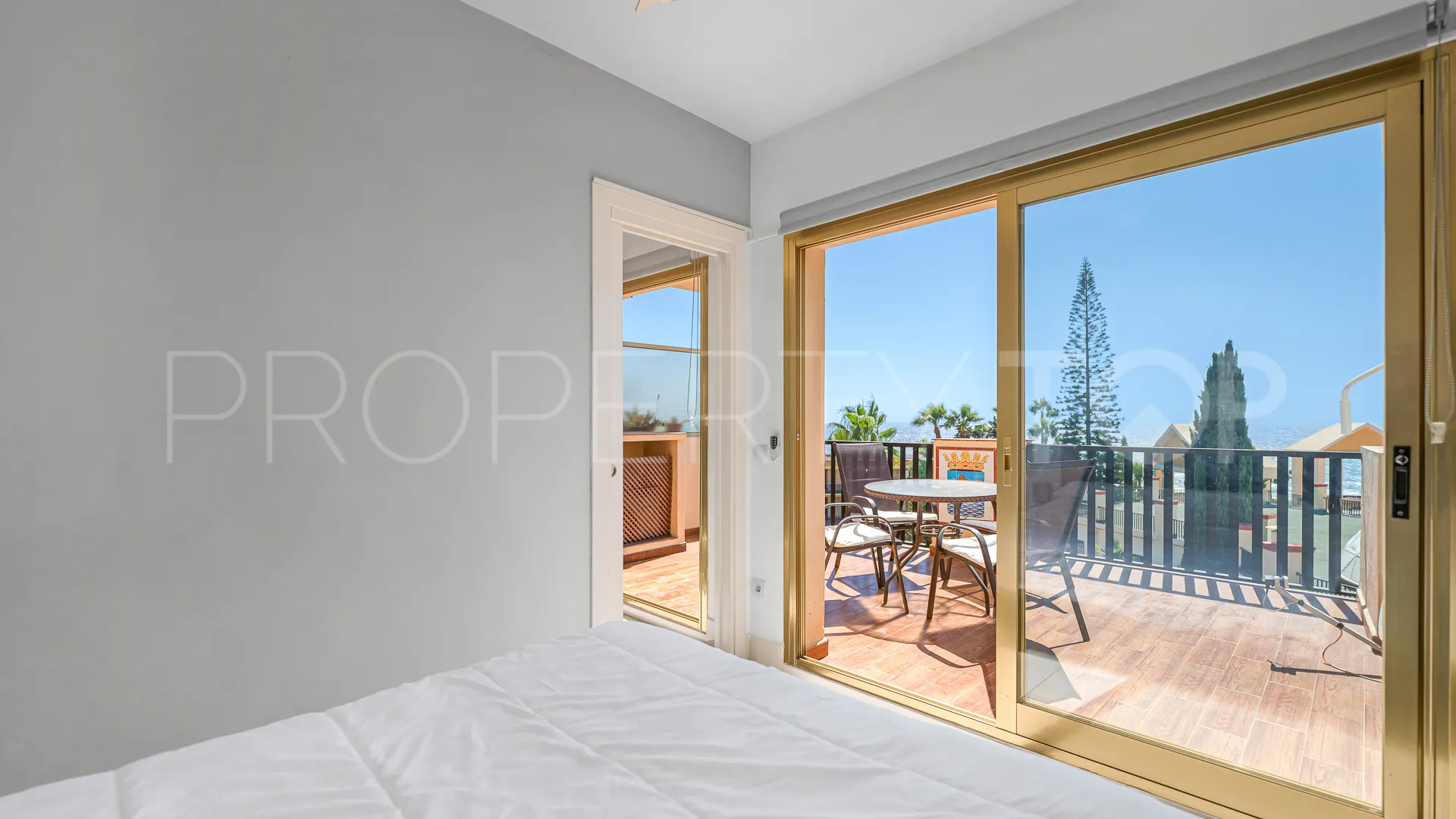 Apartamento a la venta en Elviria