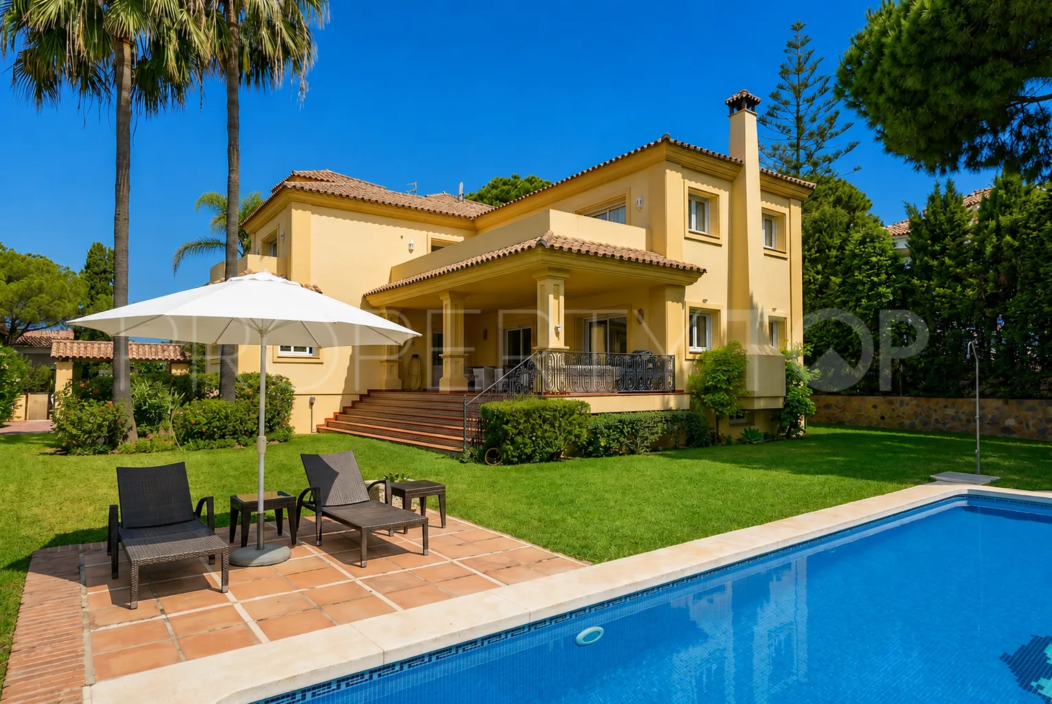 For sale Elviria villa