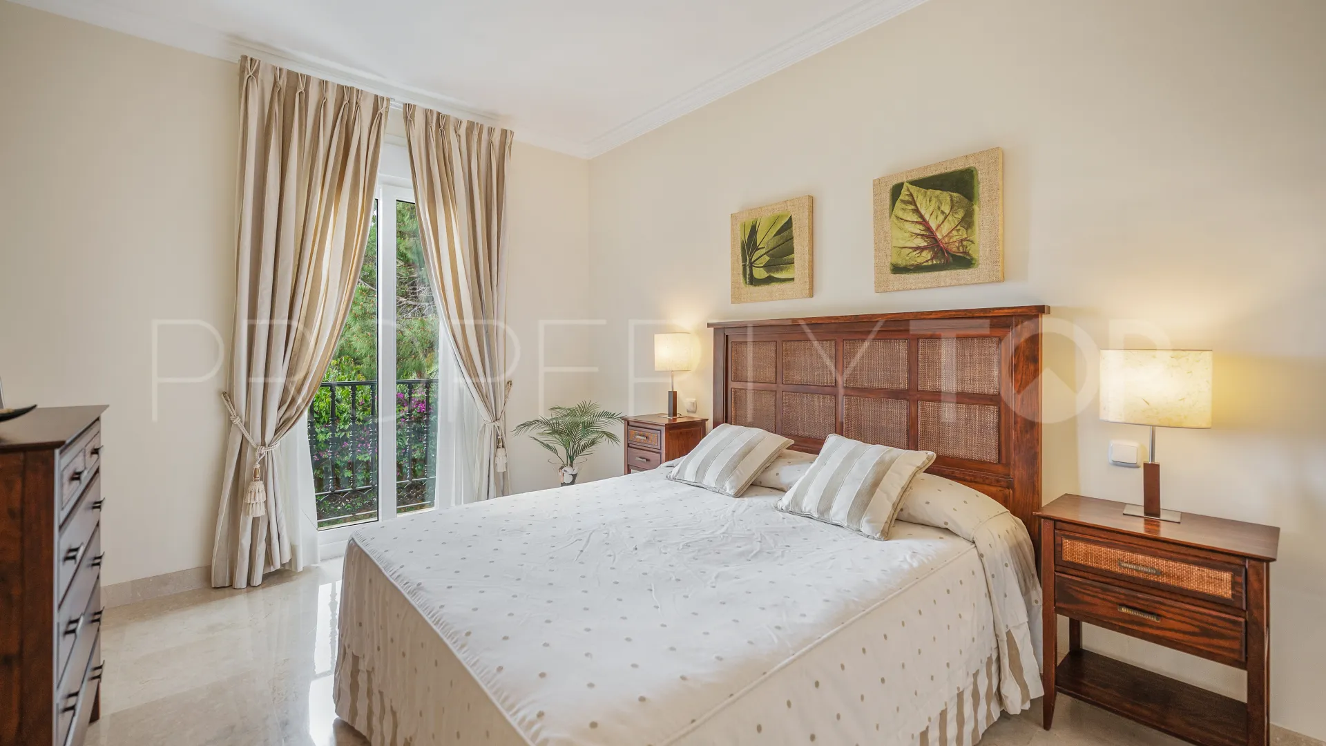 For sale Elviria villa