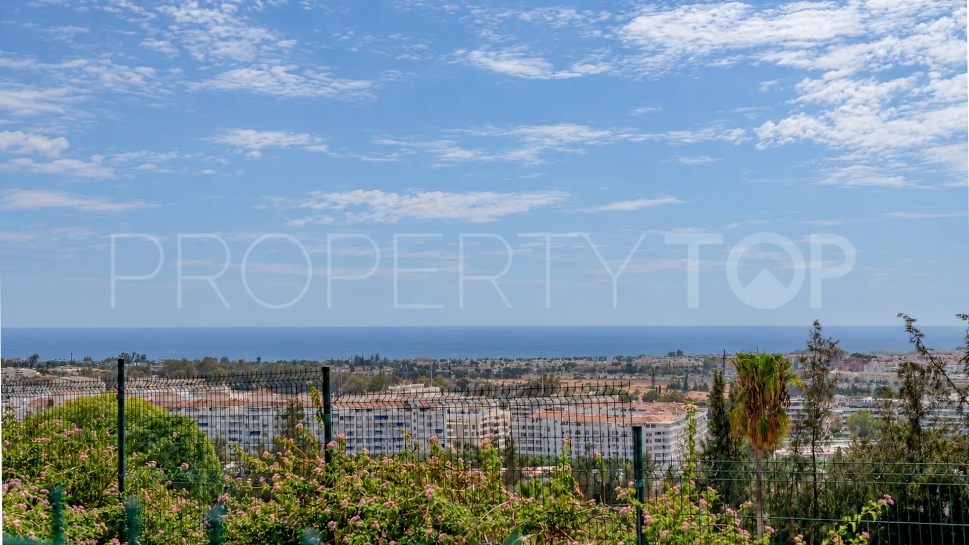 Buy ground floor apartment in Nueva Andalucia